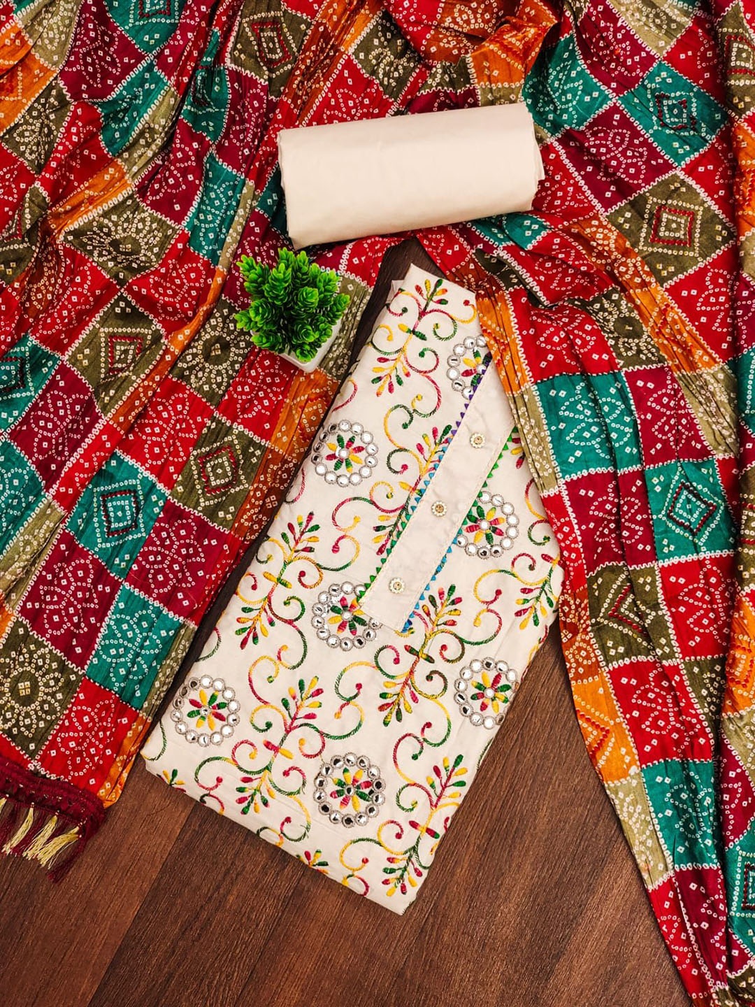 BlissFlair Floral Embroidered Mirror Work Pure Cotton Unstitched Dress Material, Cream
BlissFlair Floral Embroidered Mirror Work Pure Cotton Unstitched Dress Material, Cream
