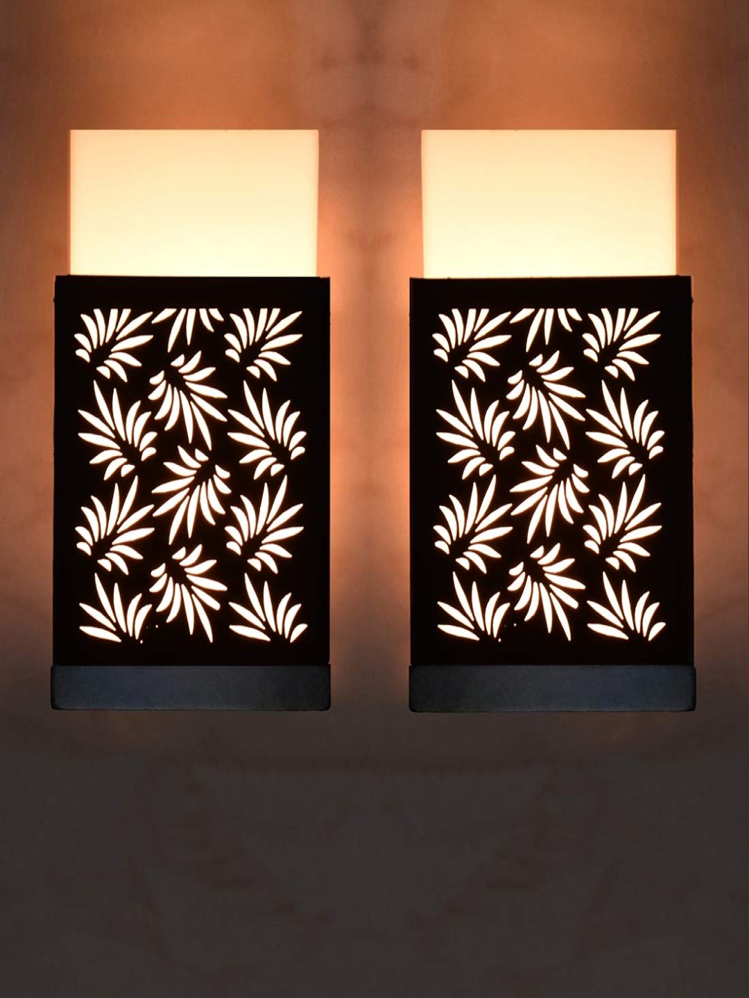 Gojeeva Black & White 2 Pieces Textured Contemporary Wooden Rectangle Shaped Wall Lamp
Gojeeva Black & White 2 Pieces Textured Contemporary Wooden Rectangle Shaped Wall Lamp