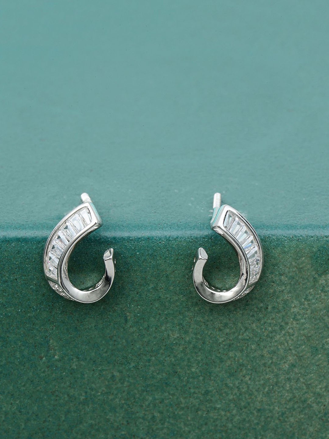 MAIRA 925 Sterling Silver Rhodium-Plated Artificial Stones Studded Contemporary Studs
MAIRA 925 Sterling Silver Rhodium-Plated Artificial Stones Studded Contemporary Studs