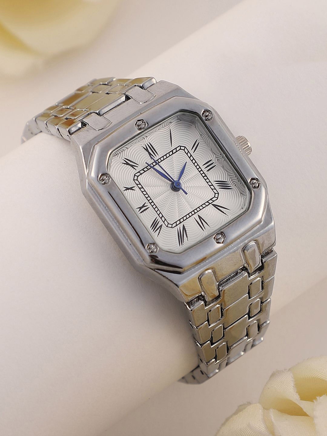 HAUTE SAUCE by Campus Sutra Women Embellished Dial & Stainless Steel Bracelet Style Straps Analogue Watch, Silver
HAUTE SAUCE by Campus Sutra Women Embellished Dial & Stainless Steel Bracelet Style Straps Analogue Watch, Silver