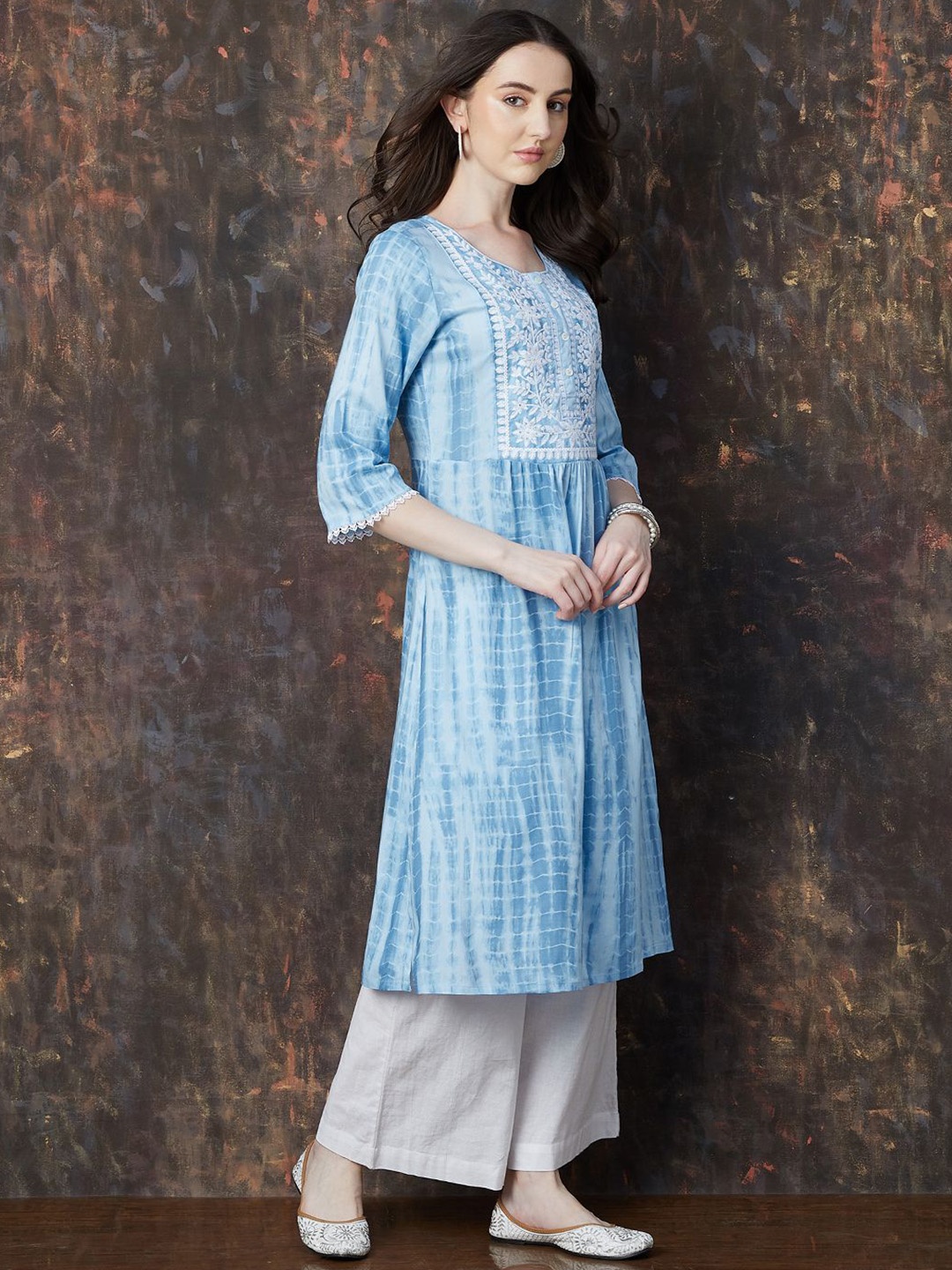 Melange by Lifestyle Floral Embroidered Thread Work Pleated Round Neck Straight Kurta, Blue
Melange by Lifestyle Floral Embroidered Thread Work Pleated Round Neck Straight Kurta, Blue
