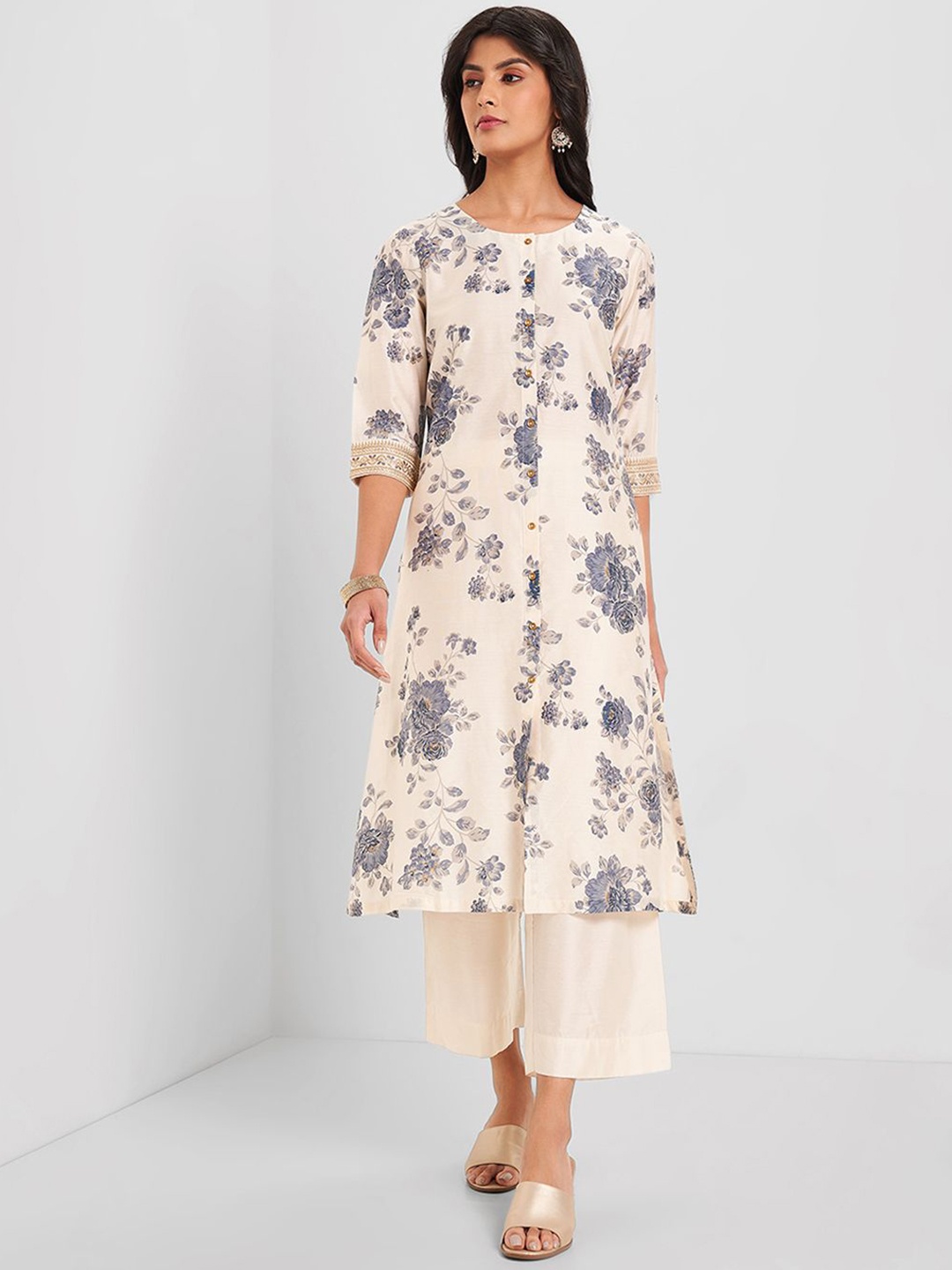 RANGMANCH BY PANTALOONS Floral Printed Round Neck A-Line Kurta With Palazzos, Off white
RANGMANCH BY PANTALOONS Floral Printed Round Neck A-Line Kurta With Palazzos, Off white