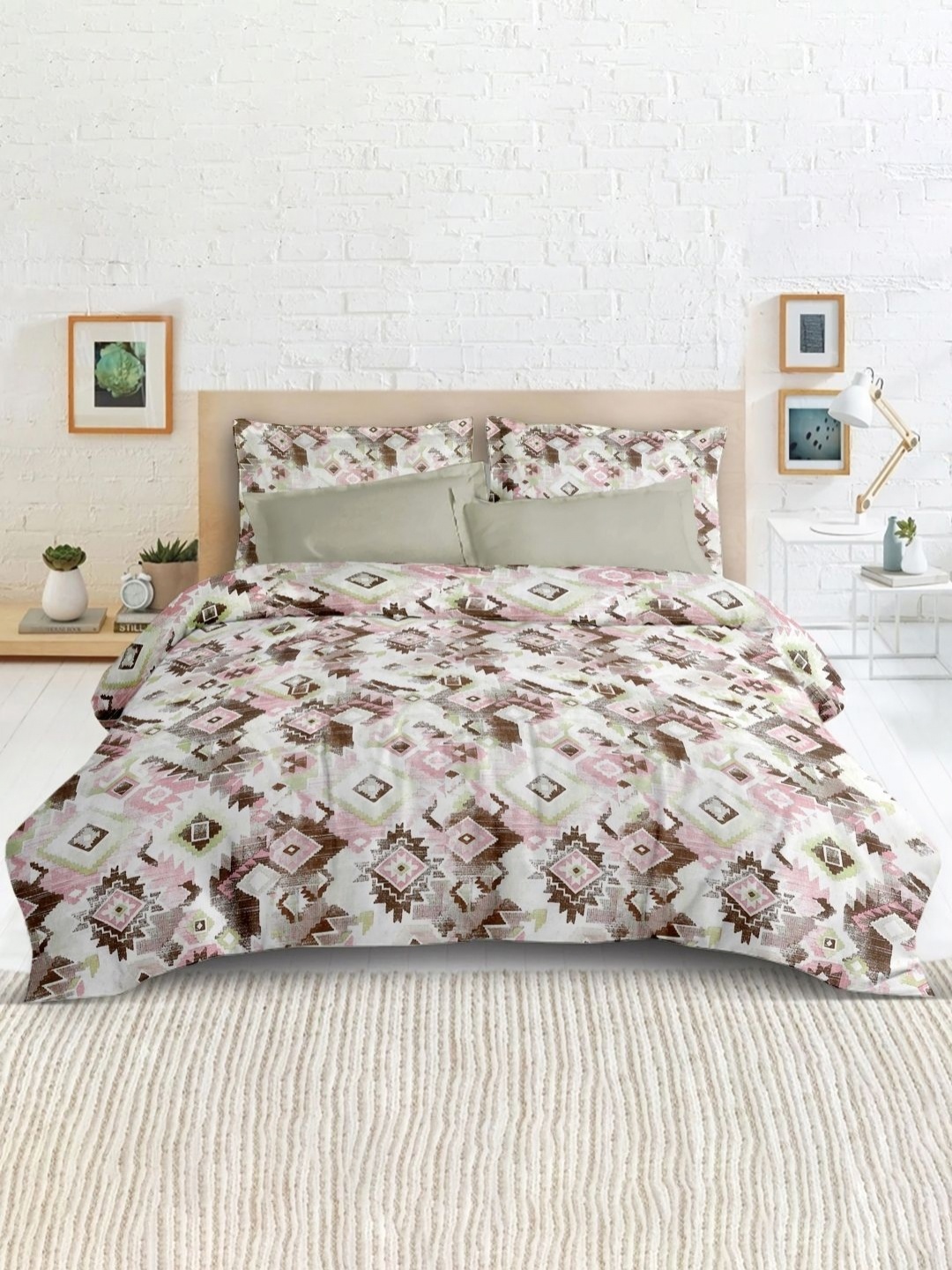 Enchant Home Satin Glory Queen Pink Printed Cotton 210 TC Queen Bedsheet Set-2.54m x 2.28m
Enchant Home Satin Glory Queen Pink Printed Cotton 210 TC Queen Bedsheet Set-2.54m x 2.28m