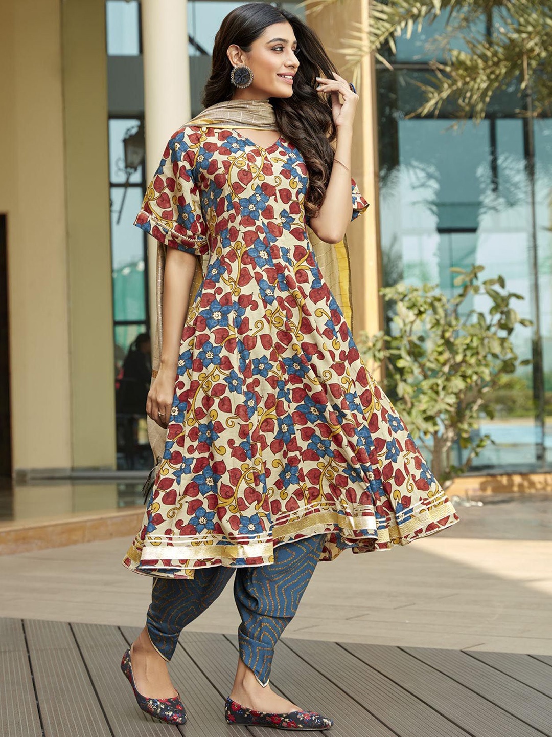 HRITIKA Floral Printed V-Neck Anarkali Kurta With Dhoti Pants & Dupatta, Yellow
HRITIKA Floral Printed V-Neck Anarkali Kurta With Dhoti Pants & Dupatta, Yellow
