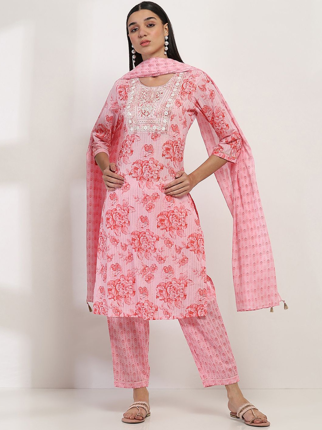 Rangriti Floral Printed Thread Work Pure Cotton Straight Kurta With Trousers & Dupatta, Pink
Rangriti Floral Printed Thread Work Pure Cotton Straight Kurta With Trousers & Dupatta, Pink
