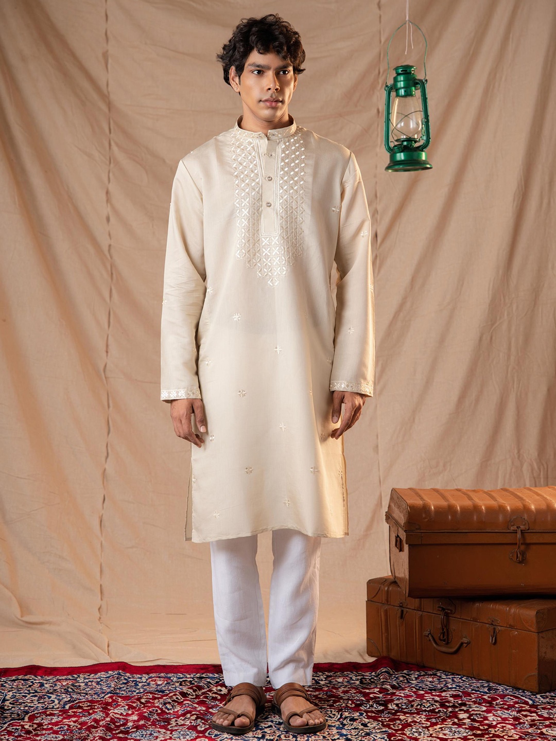 5 Stitch Ethnic Motifs Embroidered Sequinned Mandarin Collar Chanderi Silk Kurta, Beige
5 Stitch Ethnic Motifs Embroidered Sequinned Mandarin Collar Chanderi Silk Kurta, Beige
