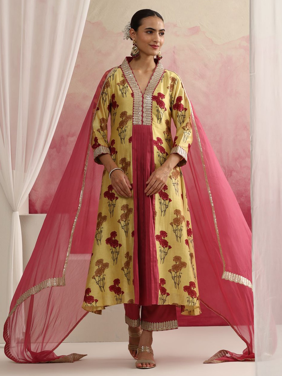 Khushal K Women Floral Printed Regular Sequinned Kurta with Palazzos & With Dupatta, Yellow
Khushal K Women Floral Printed Regular Sequinned Kurta with Palazzos & With Dupatta, Yellow