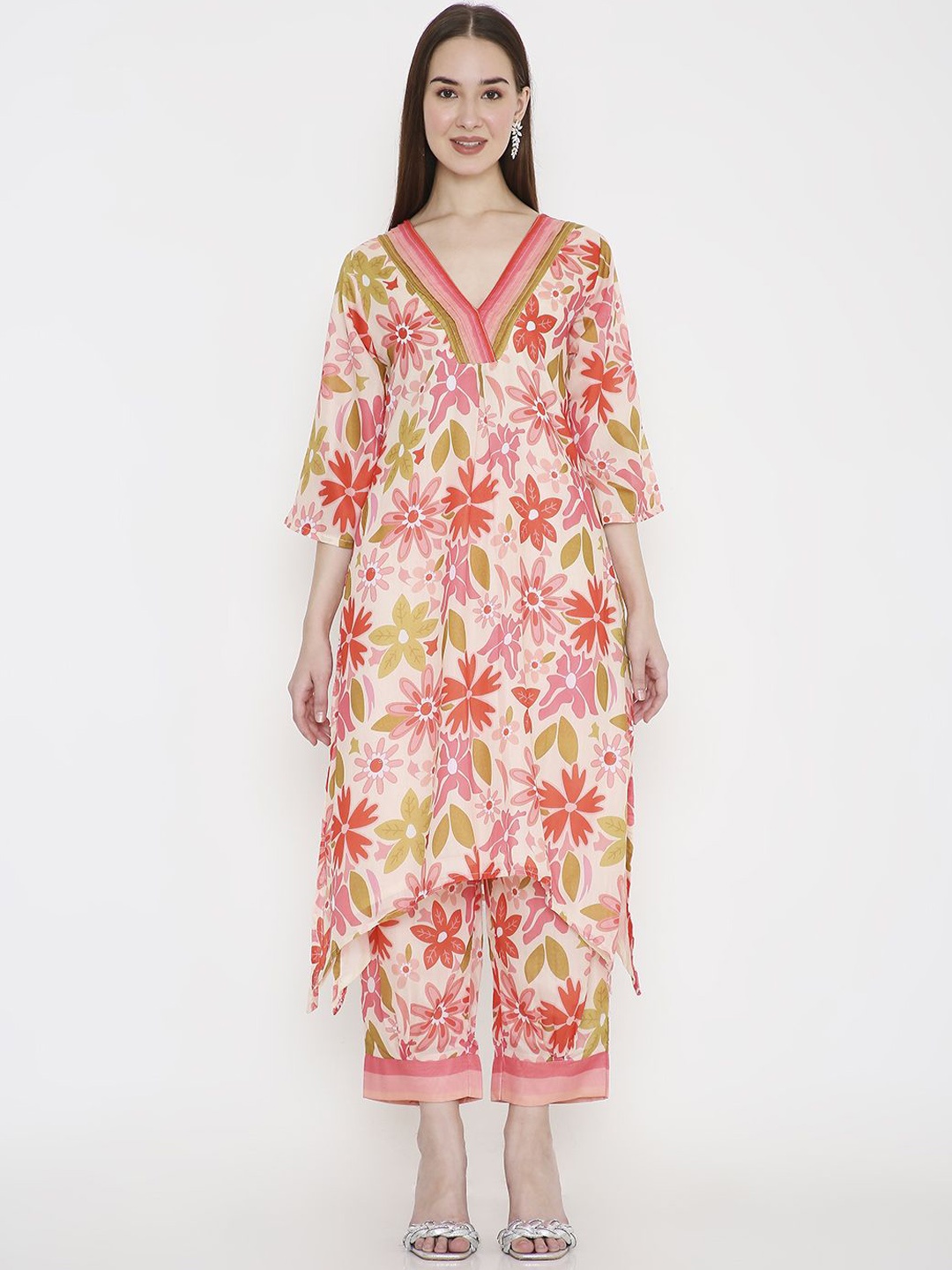 Shreetatvam Women Floral Printed Regular Chanderi Cotton Kurta with Trousers, Orange
Shreetatvam Women Floral Printed Regular Chanderi Cotton Kurta with Trousers, Orange