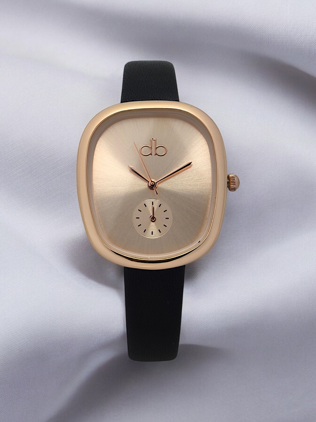 DressBerry Women Brass Dial & Leather Straps Analogue Watch MPDBI-012-RG, Rose gold
DressBerry Women Brass Dial & Leather Straps Analogue Watch MPDBI-012-RG, Rose gold