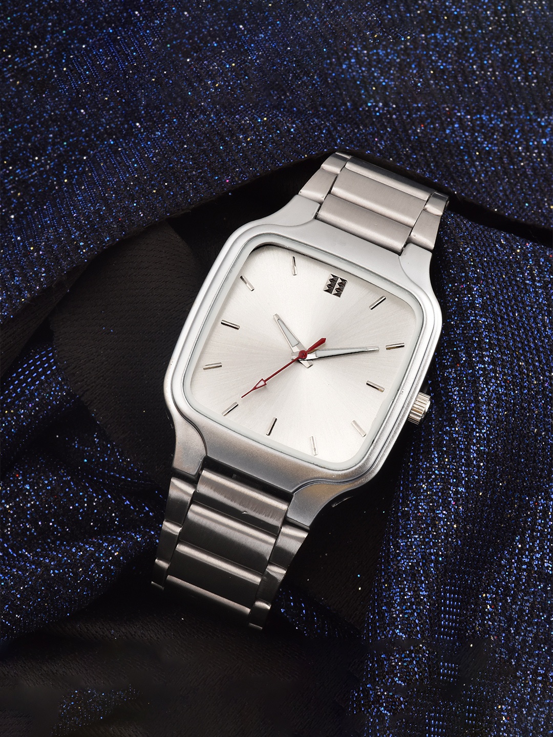 SWADESI STUFF Men Dial & Bracelet Style Straps Analogue Watch SDS 158 SILVER
SWADESI STUFF Men Dial & Bracelet Style Straps Analogue Watch SDS 158 SILVER