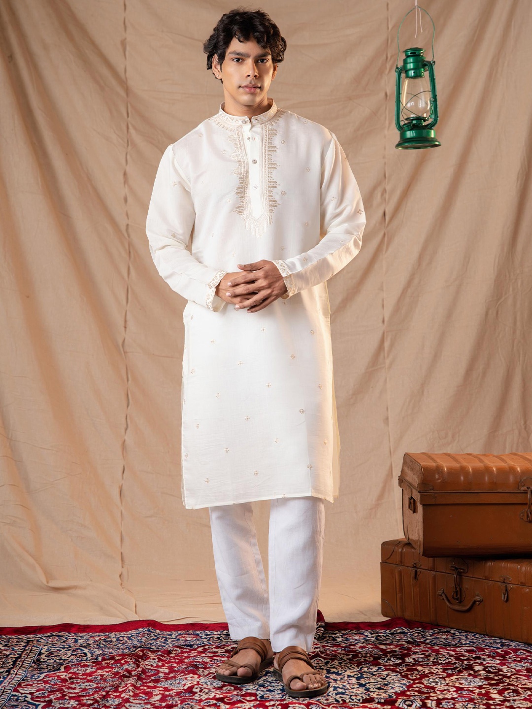 5 Stitch Ethnic Motifs Embroidered Sequinned Mandarin Collar Chanderi Silk Kurta, White
5 Stitch Ethnic Motifs Embroidered Sequinned Mandarin Collar Chanderi Silk Kurta, White