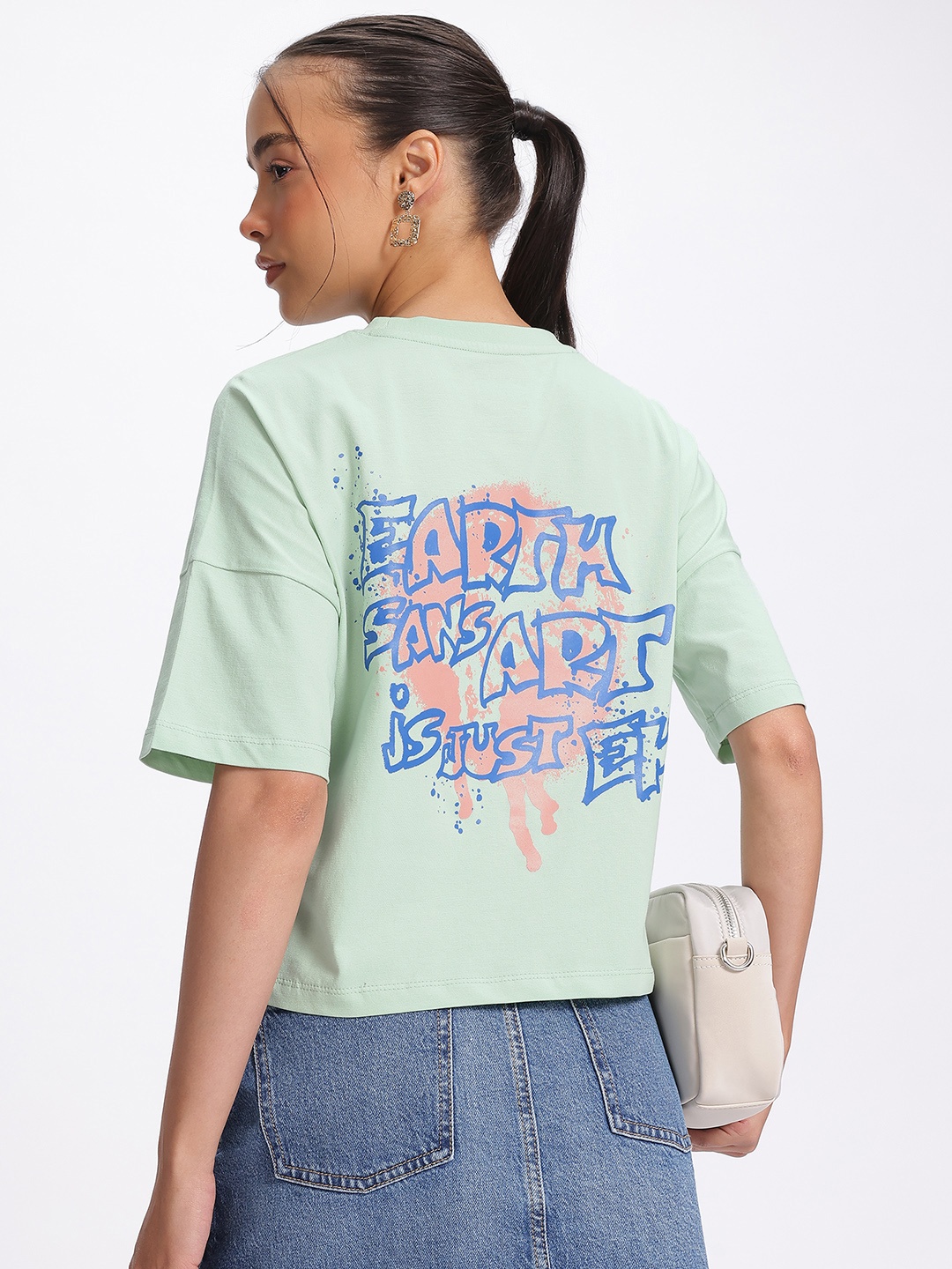 glitchez Thrilling Letters Print Drop-Shoulder Sleeves Pure Cotton Relaxed Fit T-shirt, Green
glitchez Thrilling Letters Print Drop-Shoulder Sleeves Pure Cotton Relaxed Fit T-shirt, Green
