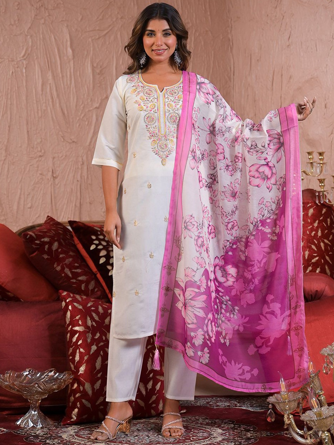 Meena Bazaar Floral Embroidered Sequinned Straight Kurta With Trouser And Dupatta, Cream
Meena Bazaar Floral Embroidered Sequinned Straight Kurta With Trouser And Dupatta, Cream