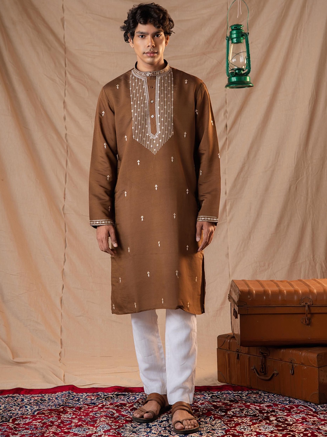 5 Stitch Ethnic Motifs Embroidered Sequinned Mandarin Collar Chanderi Silk Kurta, Brown
5 Stitch Ethnic Motifs Embroidered Sequinned Mandarin Collar Chanderi Silk Kurta, Brown
