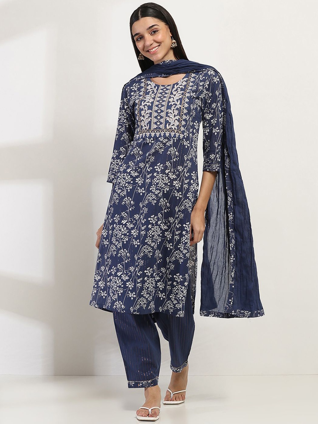 Rangriti Floral Printed Thread Work Pure Cotton Straight Kurta With Trousers & Dupatta, Blue
Rangriti Floral Printed Thread Work Pure Cotton Straight Kurta With Trousers & Dupatta, Blue