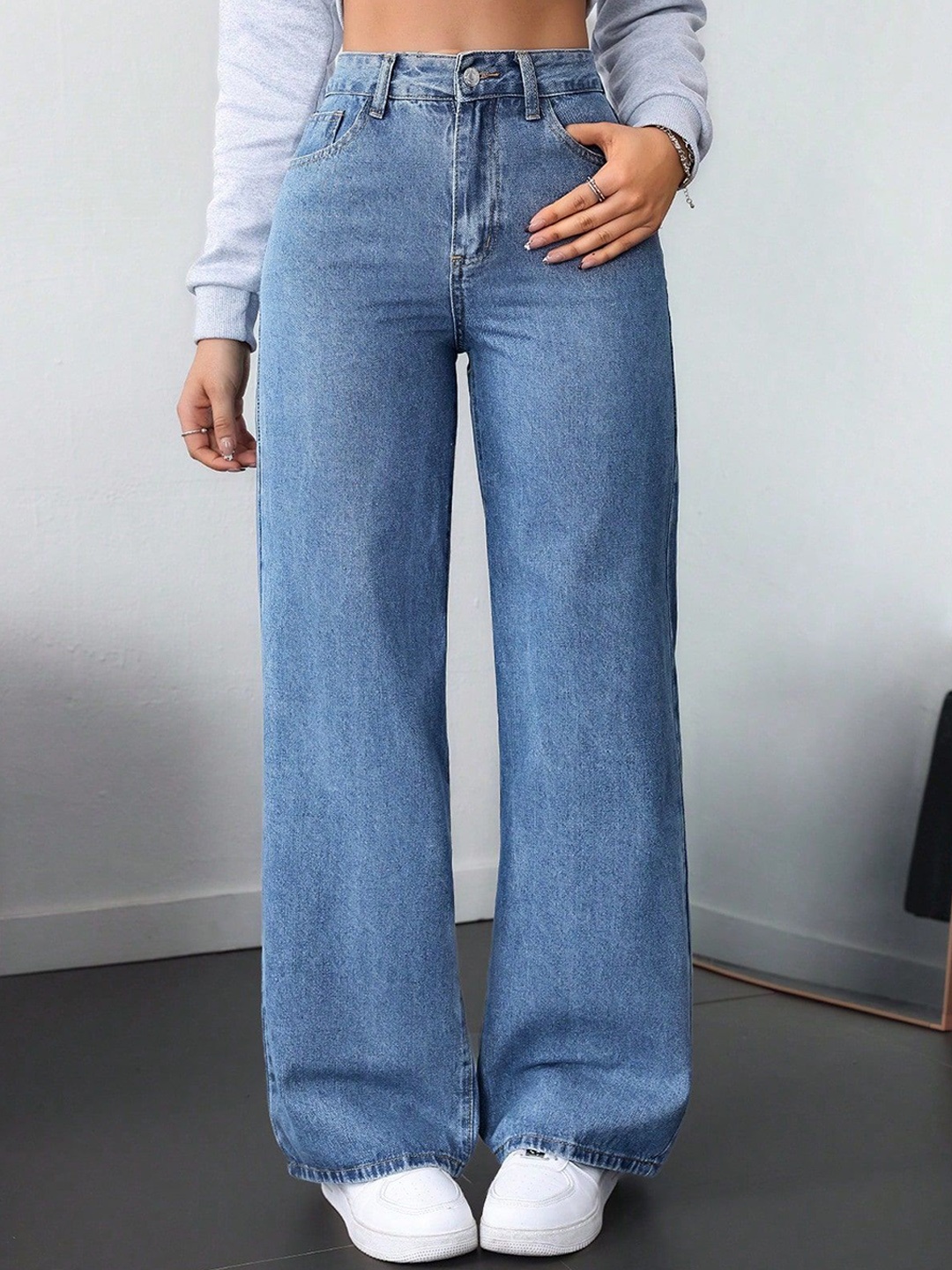 DressBerry Women Comfort Straight Fit High-Rise Light Fade Acid Wash Stretchable Jeans, Blue
DressBerry Women Comfort Straight Fit High-Rise Light Fade Acid Wash Stretchable Jeans, Blue
