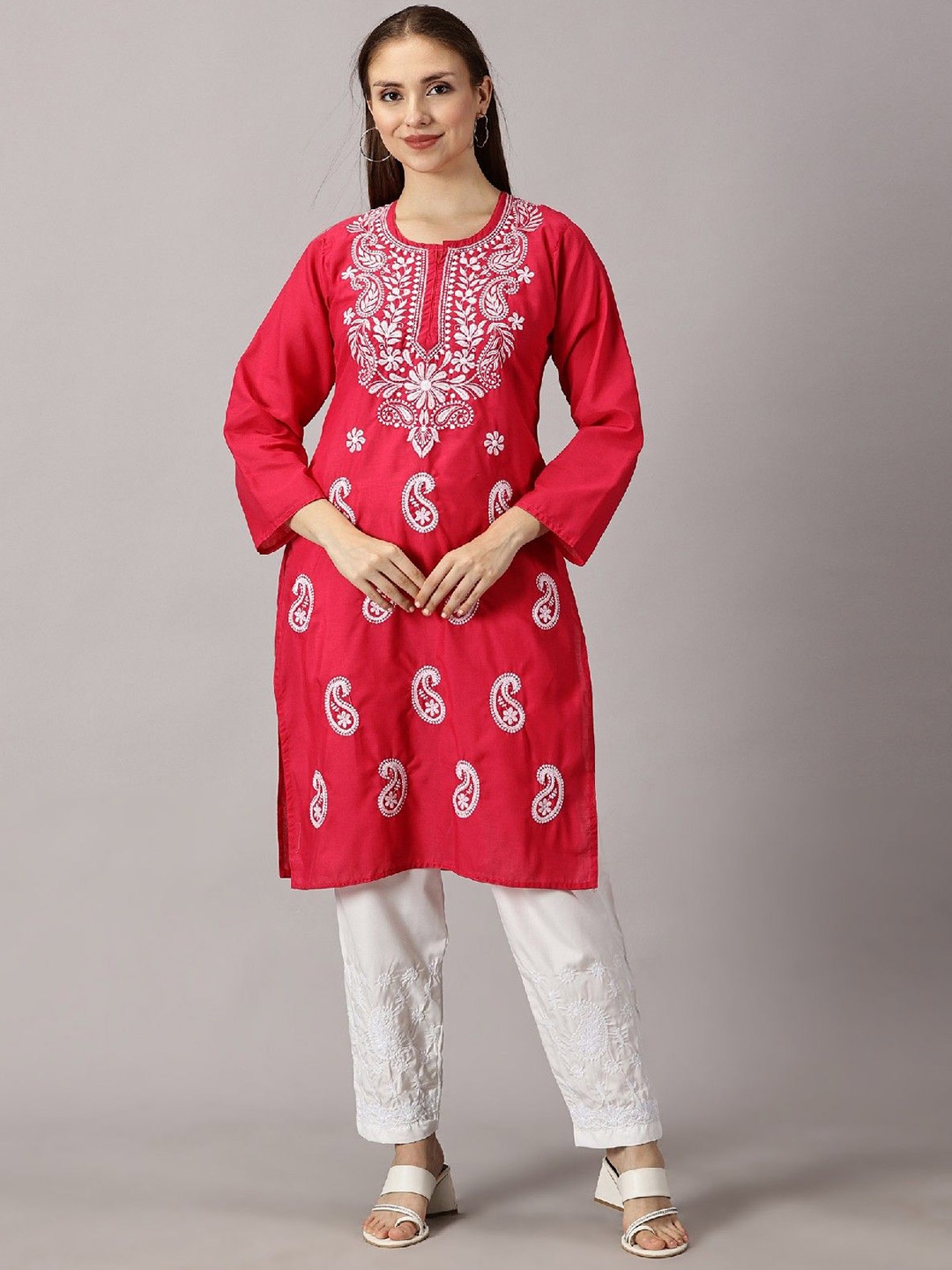 Fashionable Chikan Handikraft Paisley Embroidered Chikankari Cotton Straight Kurta, Magenta
Fashionable Chikan Handikraft Paisley Embroidered Chikankari Cotton Straight Kurta, Magenta