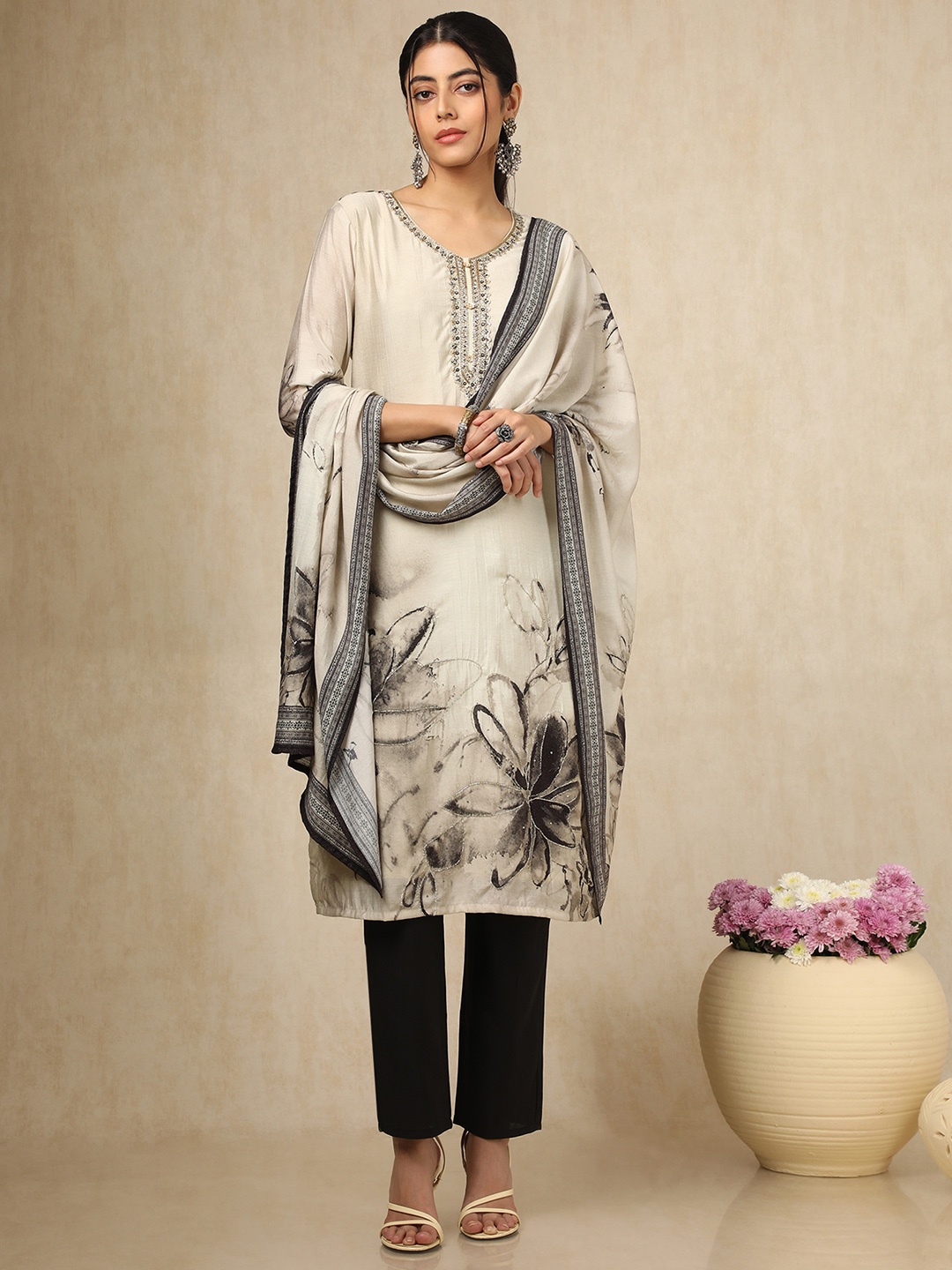 Soch Women Floral Printed Regular Mirror Work Kurta with Trousers & With Dupatta, Beige
Soch Women Floral Printed Regular Mirror Work Kurta with Trousers & With Dupatta, Beige