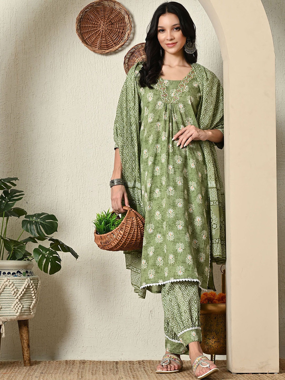 ZOGAN Women Ethnic Motifs Printed Regular Pure Cotton Kurta with Trousers & With Dupatta, Green
ZOGAN Women Ethnic Motifs Printed Regular Pure Cotton Kurta with Trousers & With Dupatta, Green