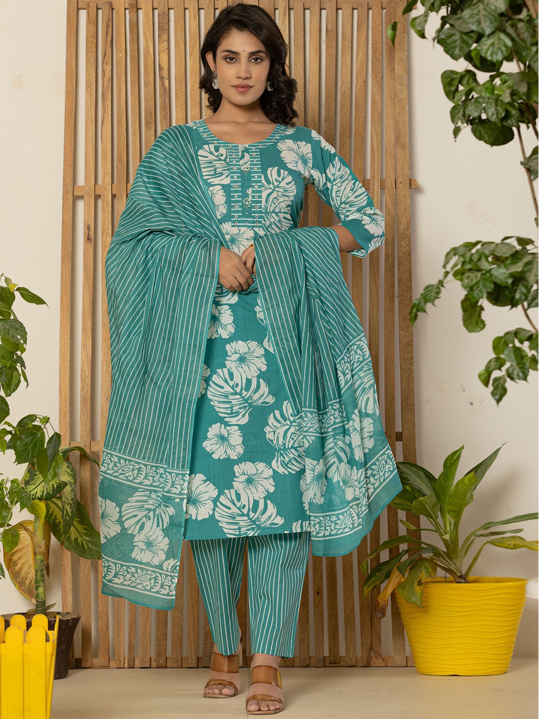 Krati Creations Women Floral Printed Regular Pure Cotton Kurta with Trousers & With Dupatta, Turquoise blue
Krati Creations Women Floral Printed Regular Pure Cotton Kurta with Trousers & With Dupatta, Turquoise blue