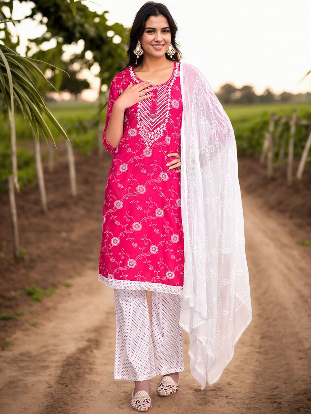 Anouk Women Floral Embroidered Regular Thread Work Kurta with Palazzos & With Dupatta, Pink
Anouk Women Floral Embroidered Regular Thread Work Kurta with Palazzos & With Dupatta, Pink