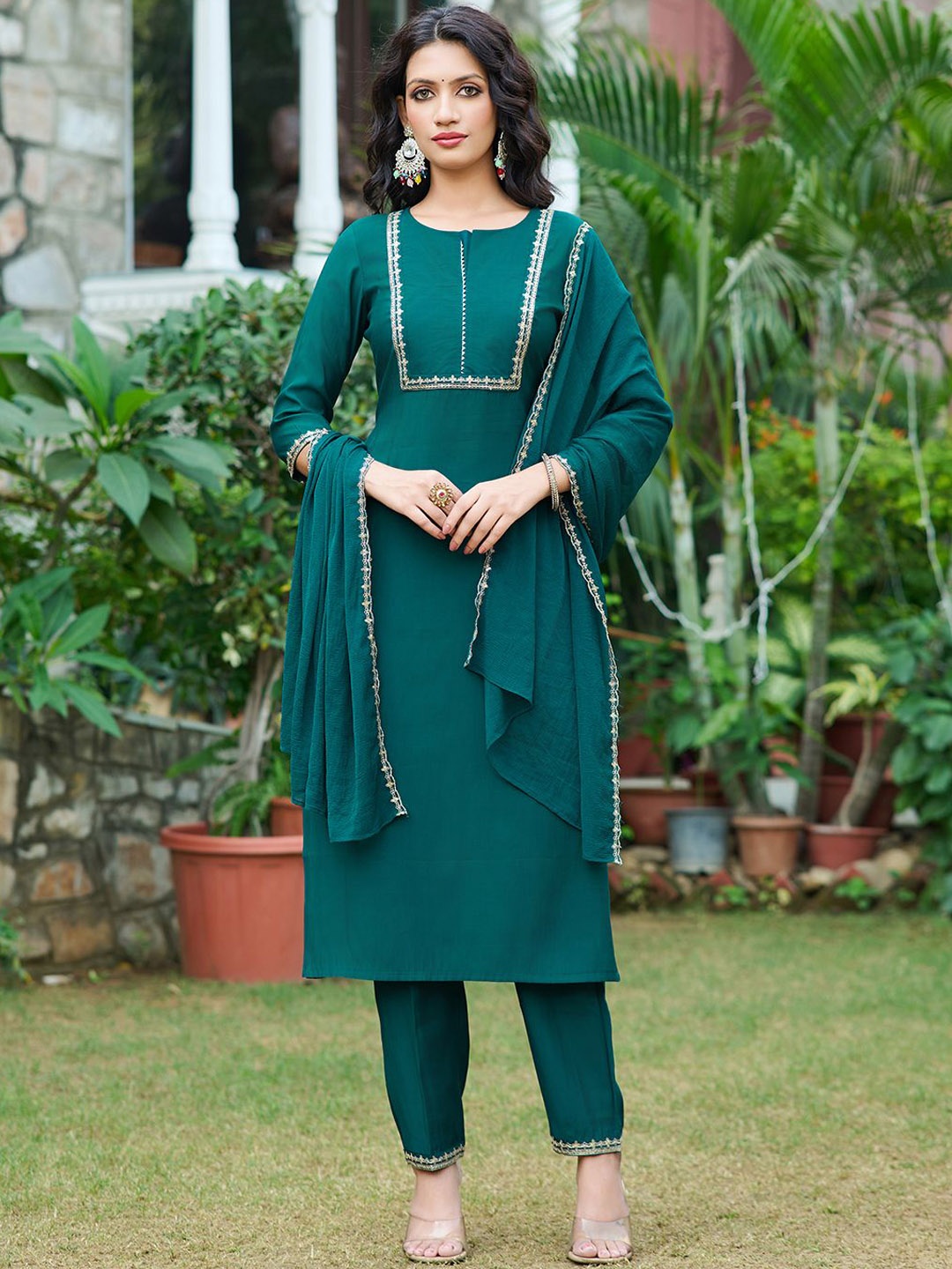 Moda Rapido Women Floral Embroidered Regular Kurta with Trousers & With Dupatta, Teal
Moda Rapido Women Floral Embroidered Regular Kurta with Trousers & With Dupatta, Teal