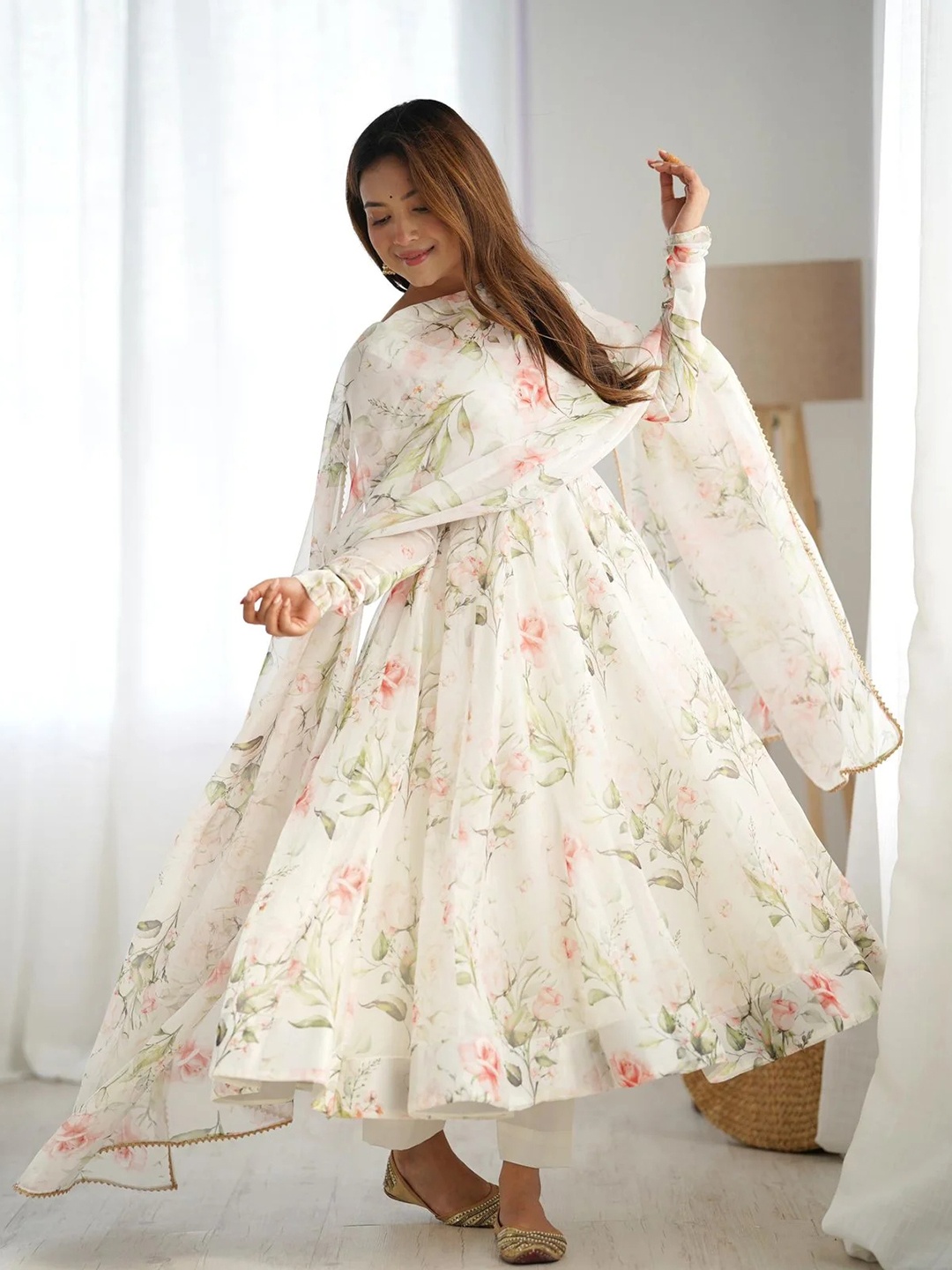 Moda Rapido Women Floral Printed Regular Kurta with Trousers & With Dupatta, Off white
Moda Rapido Women Floral Printed Regular Kurta with Trousers & With Dupatta, Off white