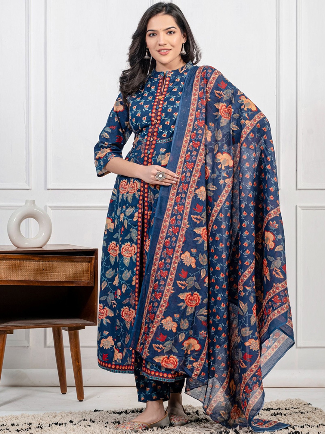 LERIYU Women Floral Printed Regular Pure Cotton Kurta with Trousers & With Dupatta, Blue
LERIYU Women Floral Printed Regular Pure Cotton Kurta with Trousers & With Dupatta, Blue