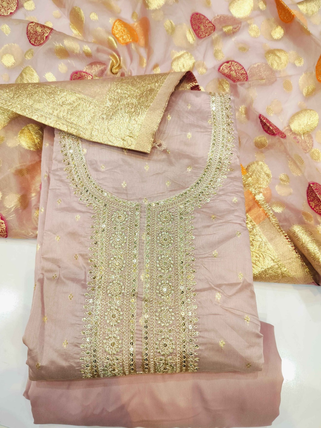 REET MAHAL Floral Embroidered Sequinned Chanderi Silk Unstitched Dress Material, Pink
REET MAHAL Floral Embroidered Sequinned Chanderi Silk Unstitched Dress Material, Pink