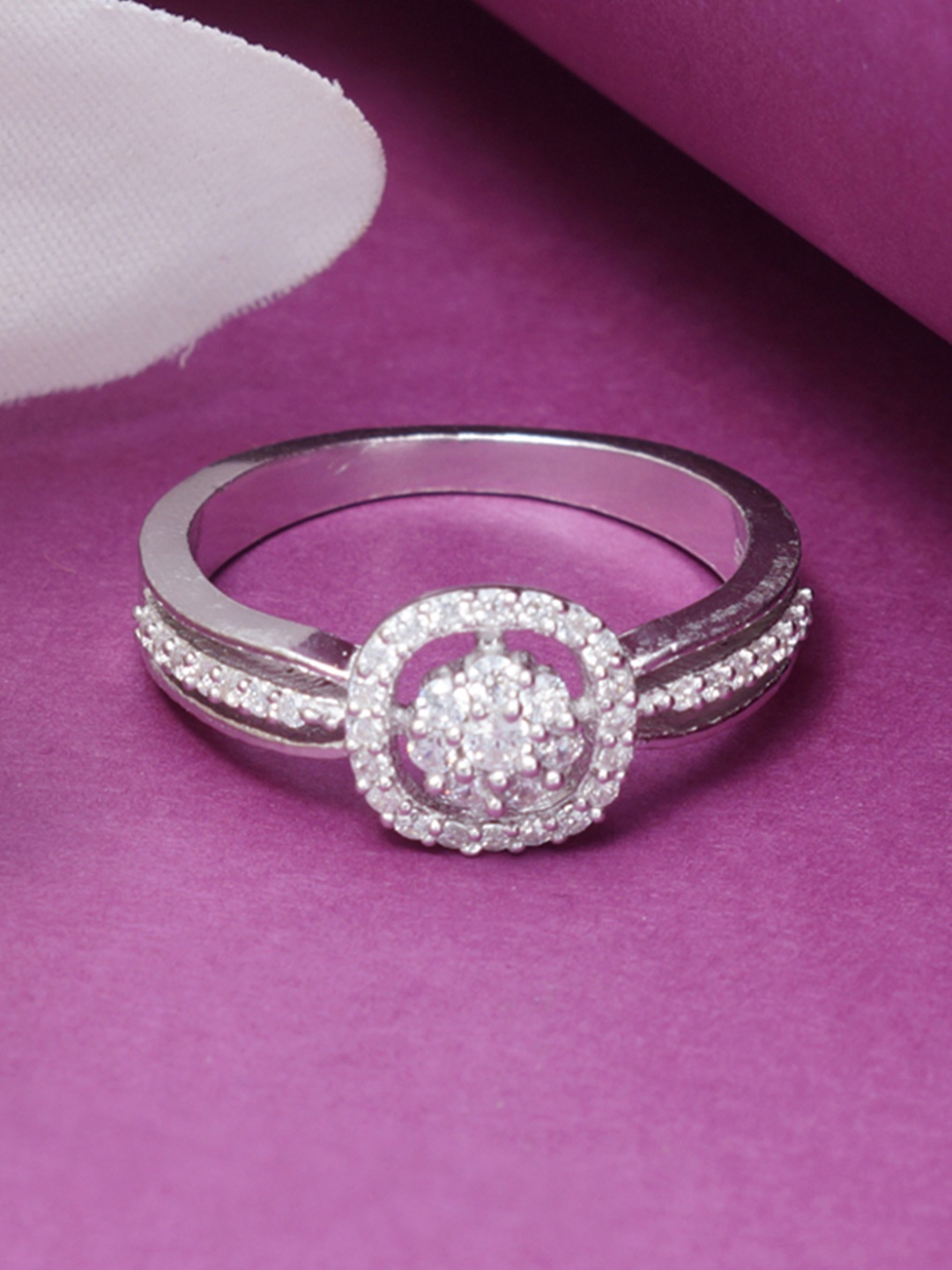 Tuanz Silver Jewelry 925 Sterling Silver Rhodium-Plated Cubic Zirconia-Studded Finger Ring
Tuanz Silver Jewelry 925 Sterling Silver Rhodium-Plated Cubic Zirconia-Studded Finger Ring