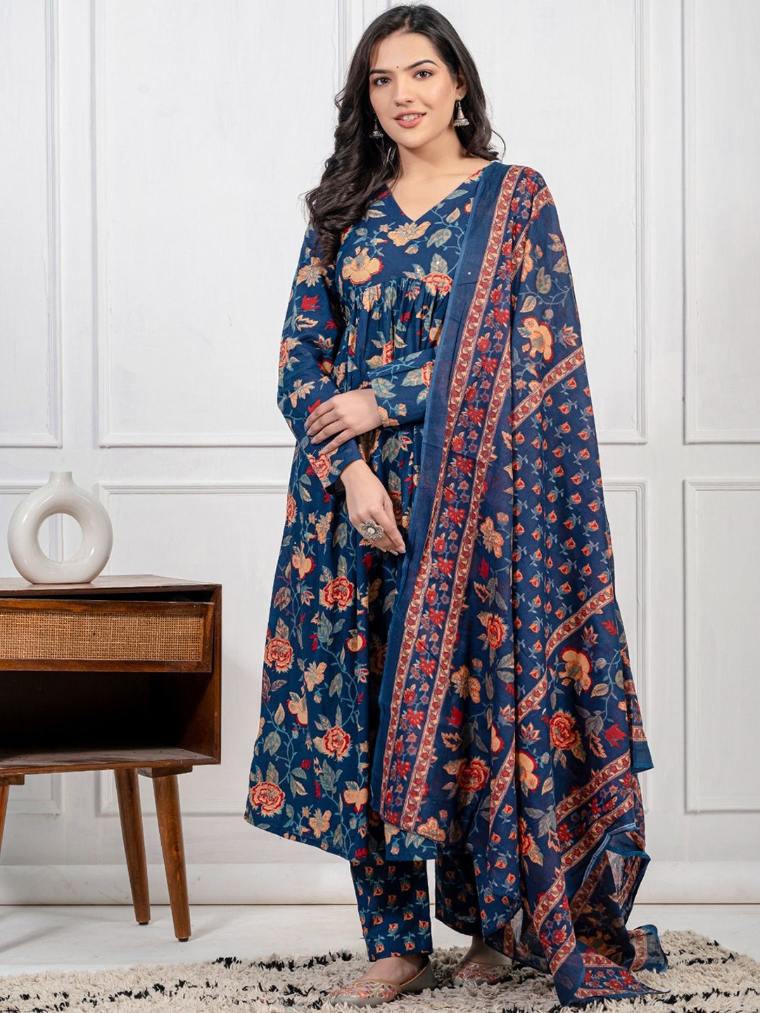 LERIYU Women Floral Printed Regular Pure Cotton Kurta with Trousers & With Dupatta, Blue
LERIYU Women Floral Printed Regular Pure Cotton Kurta with Trousers & With Dupatta, Blue