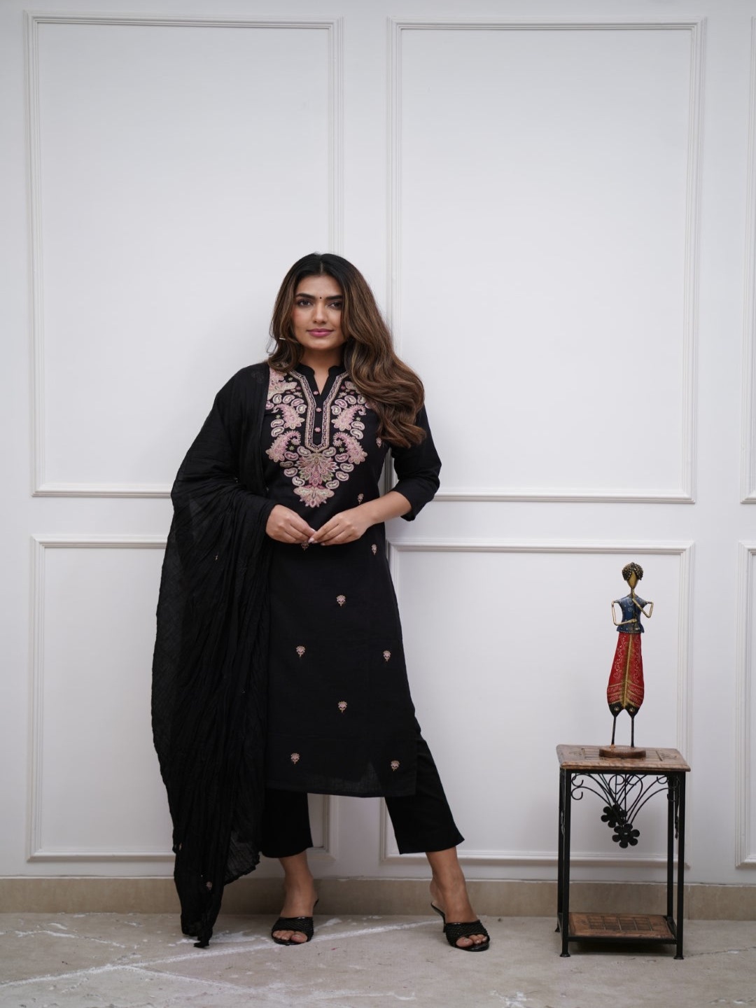 KALINI Women Floral Embroidered Regular Patchwork Kurta with Trousers & With Dupatta, Black
KALINI Women Floral Embroidered Regular Patchwork Kurta with Trousers & With Dupatta, Black