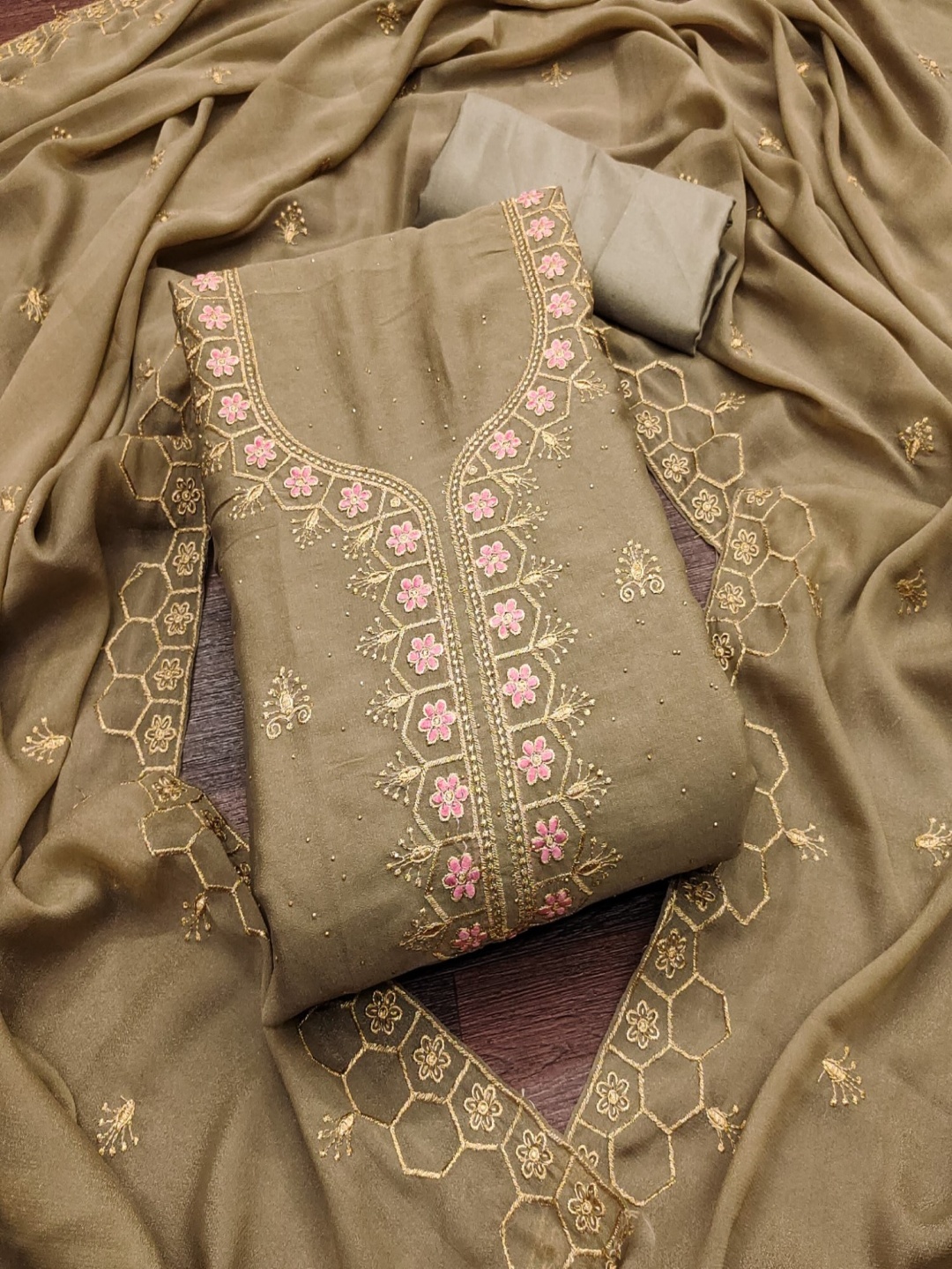 KALINI Floral Embroidered Beads And Stones Georgette Unstitched Dress Material, Beige
KALINI Floral Embroidered Beads And Stones Georgette Unstitched Dress Material, Beige