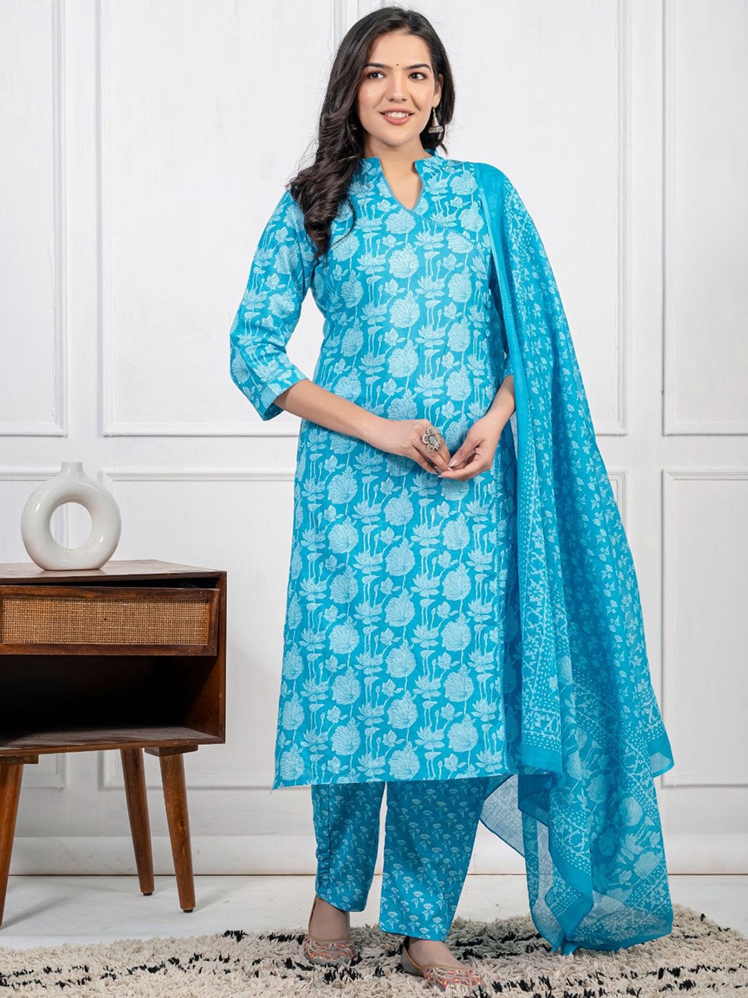 LERIYU Women Floral Printed Regular Pure Cotton Kurta with Trousers & With Dupatta, Blue
LERIYU Women Floral Printed Regular Pure Cotton Kurta with Trousers & With Dupatta, Blue