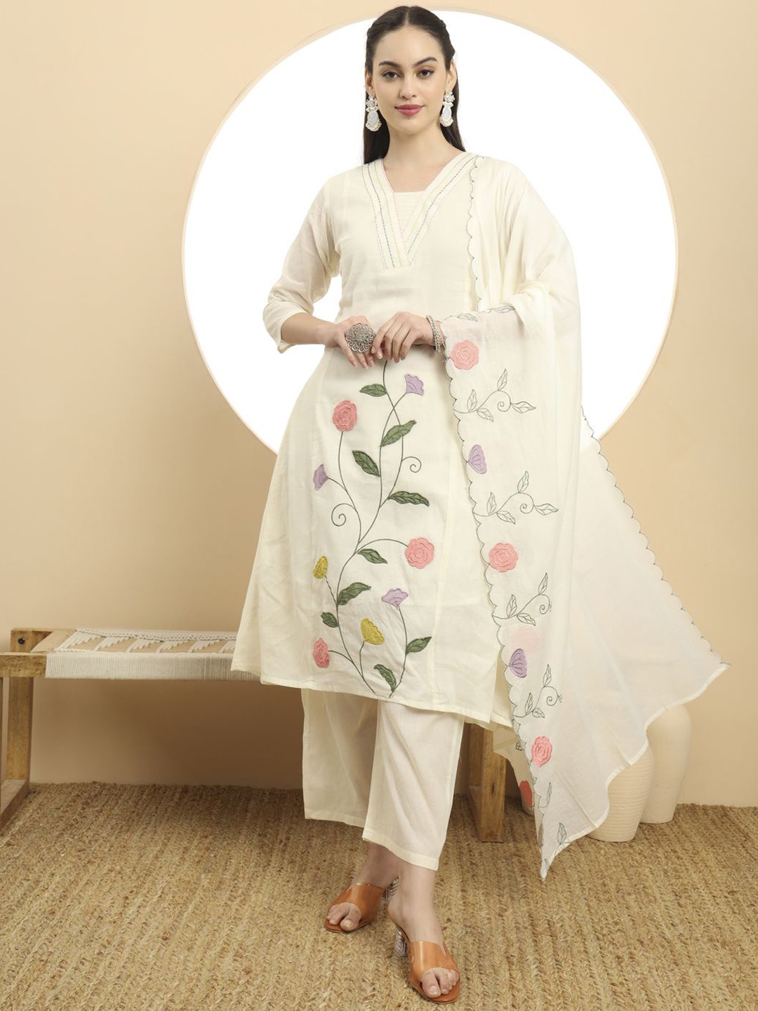 Yufta Women Embroidered Regular Thread Work Pure Cotton Kurta with Trousers & With Dupatta, Cream
Yufta Women Embroidered Regular Thread Work Pure Cotton Kurta with Trousers & With Dupatta, Cream