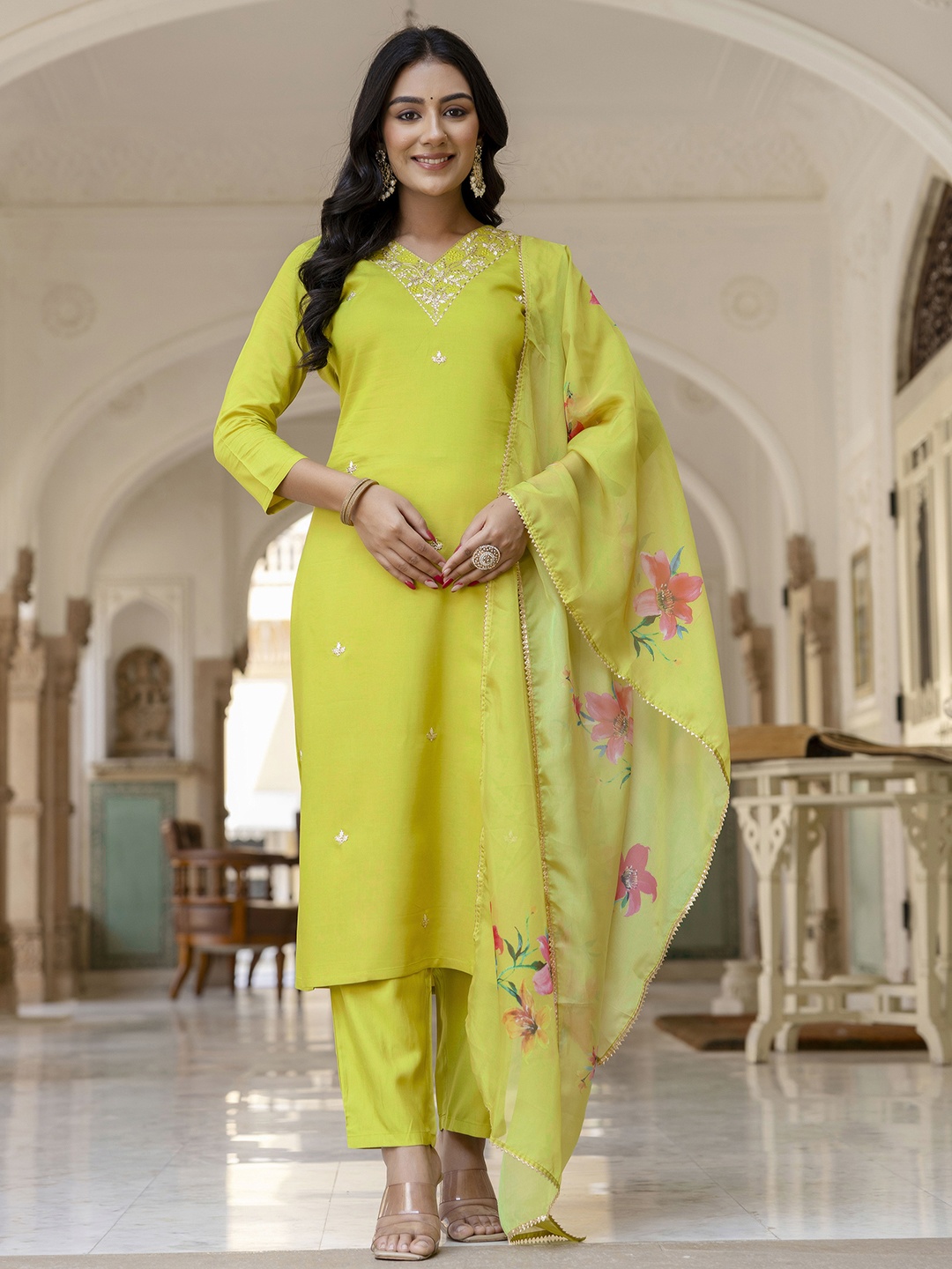 Navlik Women Floral Embroidered Regular Kurta with Trousers & With Dupatta, Lime green
Navlik Women Floral Embroidered Regular Kurta with Trousers & With Dupatta, Lime green