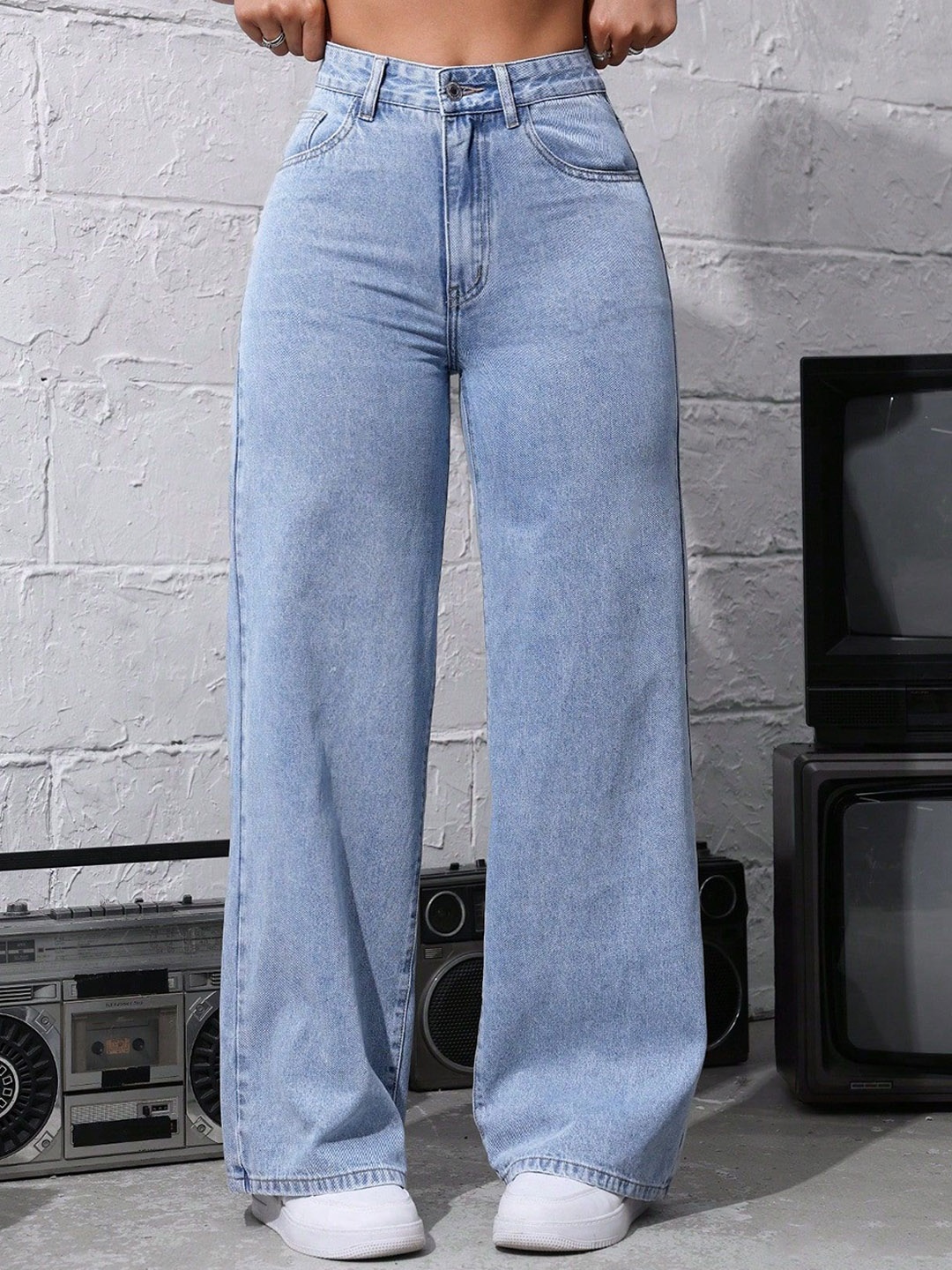 DressBerry Women Comfort Straight Fit High-Rise Light Fade Acid Wash Stretchable Jeans, Blue
DressBerry Women Comfort Straight Fit High-Rise Light Fade Acid Wash Stretchable Jeans, Blue