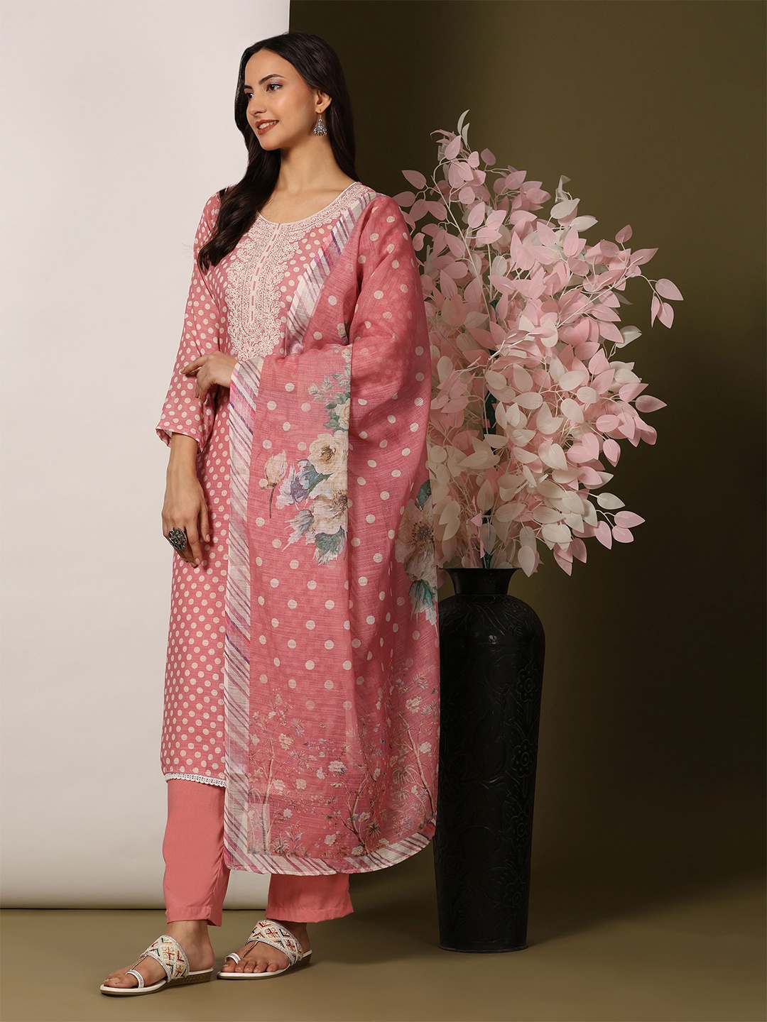 Mamicha Women Floral Printed Regular Pure Cotton Kurta with Palazzos & With Dupatta, Pink
Mamicha Women Floral Printed Regular Pure Cotton Kurta with Palazzos & With Dupatta, Pink
