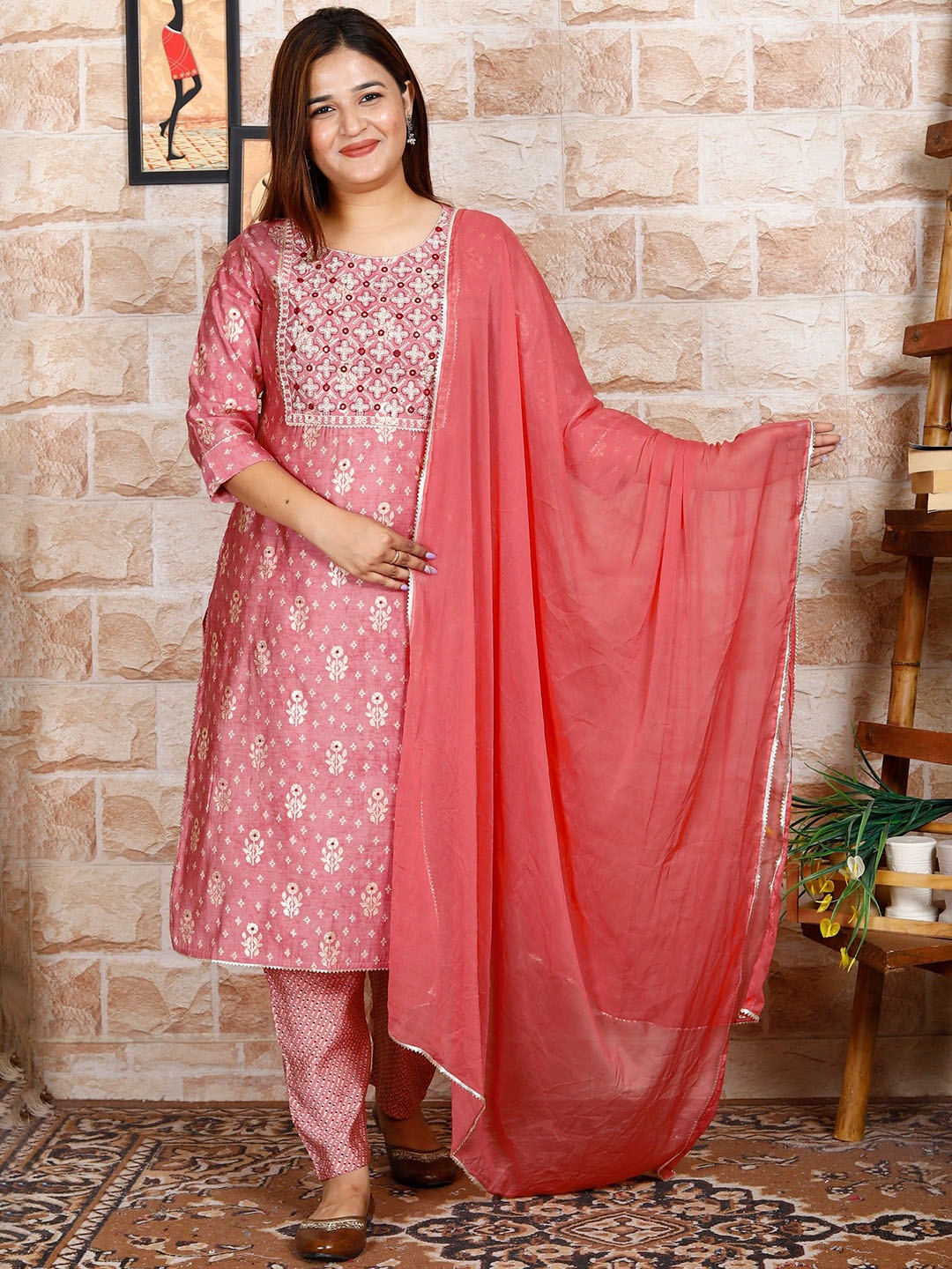 h4u Women Floral Yoke Design Regular Chanderi Cotton Kurta with Trousers & With Dupatta, Pink
h4u Women Floral Yoke Design Regular Chanderi Cotton Kurta with Trousers & With Dupatta, Pink