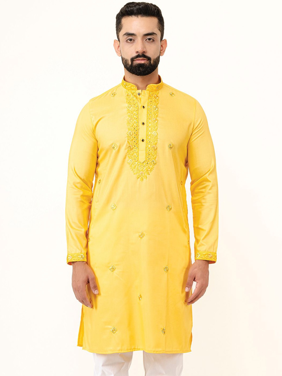 Tistabene Floral Embroidered Sequinned Mandarin Collar Pure Silk Straight Kurta, Yellow
Tistabene Floral Embroidered Sequinned Mandarin Collar Pure Silk Straight Kurta, Yellow