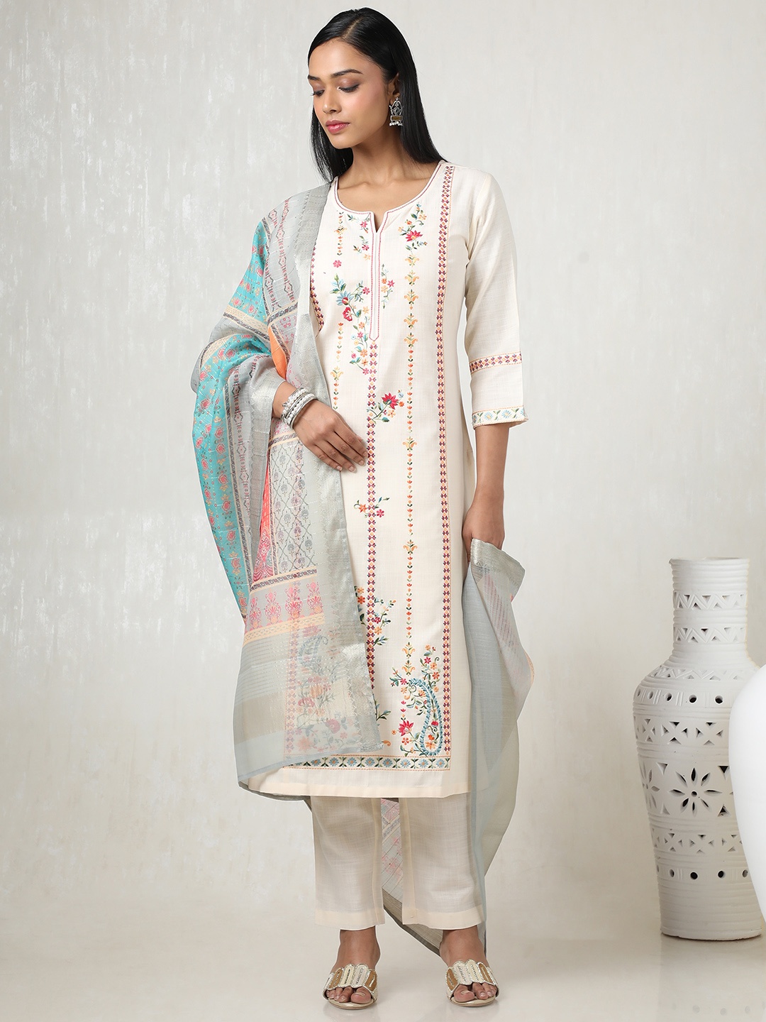 Soch Women Floral Printed Regular Thread Work Kurta with Trousers & With Dupatta, Off white
Soch Women Floral Printed Regular Thread Work Kurta with Trousers & With Dupatta, Off white
