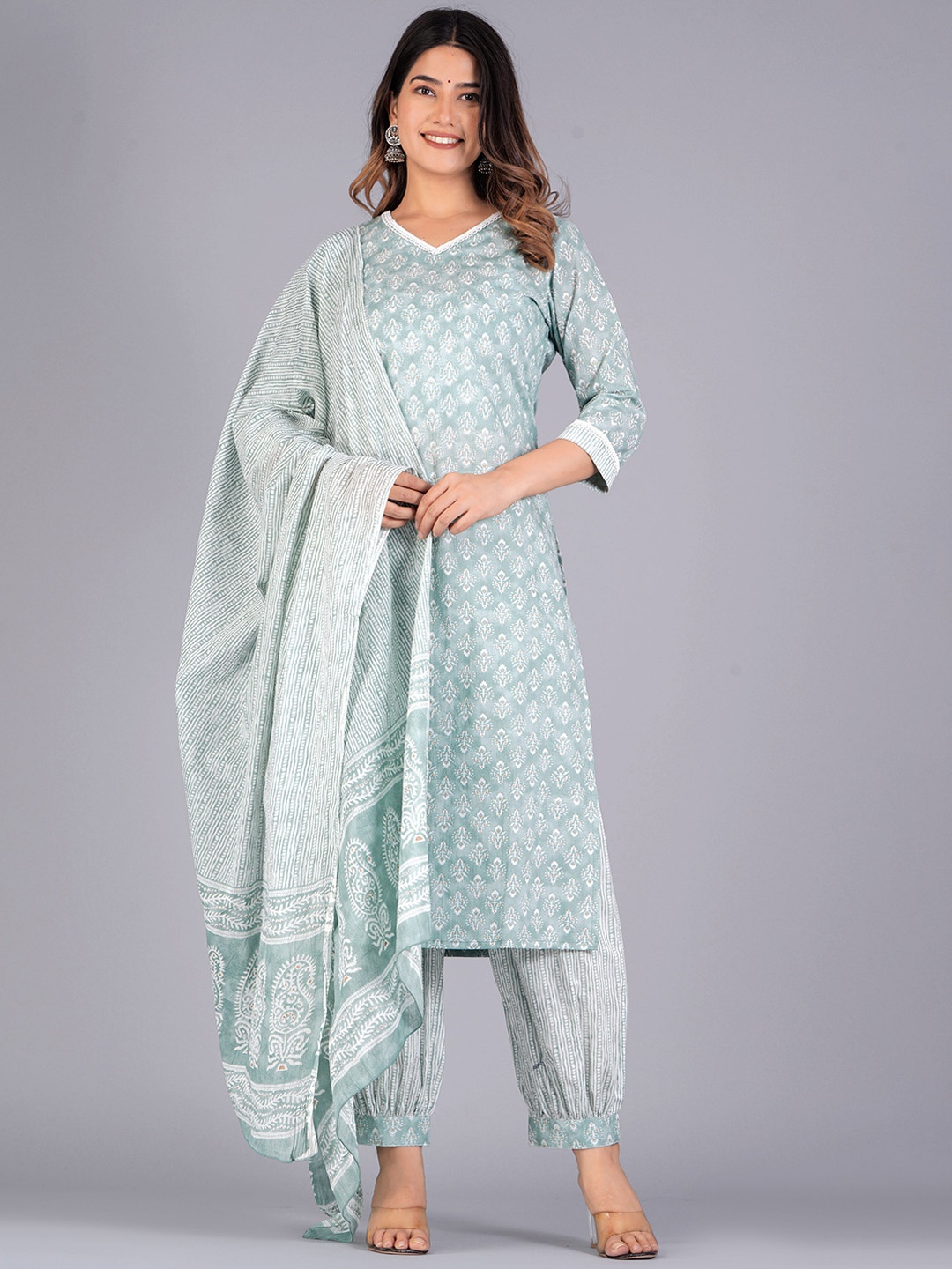 Moda Rapido Women Ethnic Motifs Printed Regular Kantha Work Pure Cotton Kurta with Palazzos & With Dupatta, Green
Moda Rapido Women Ethnic Motifs Printed Regular Kantha Work Pure Cotton Kurta with Palazzos & With Dupatta, Green