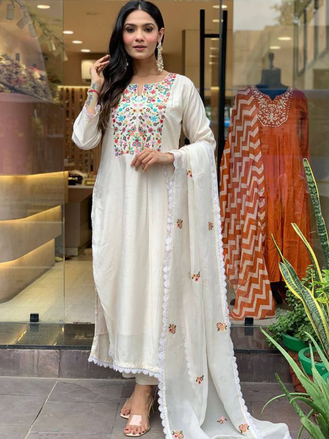 KALINI Women Floral Embroidered Regular Patchwork Kurta with Trousers & With Dupatta, White
KALINI Women Floral Embroidered Regular Patchwork Kurta with Trousers & With Dupatta, White