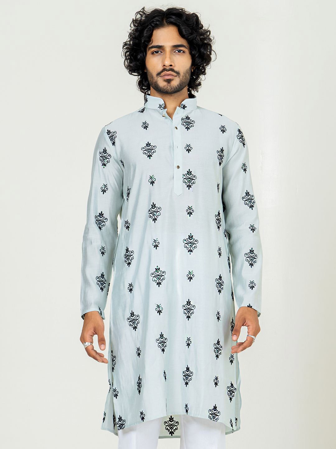 Tistabene Floral Printed Mandarin Collar Thread Work Handloom Straight Kurta, Blue
Tistabene Floral Printed Mandarin Collar Thread Work Handloom Straight Kurta, Blue