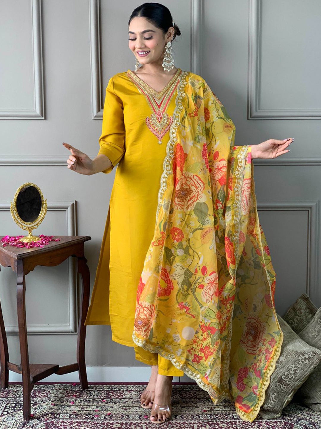 DIVASTRI Floral Embroidered Chanderi Cotton Straight Kurta With Trousers & Dupatta, Mustard
DIVASTRI Floral Embroidered Chanderi Cotton Straight Kurta With Trousers & Dupatta, Mustard