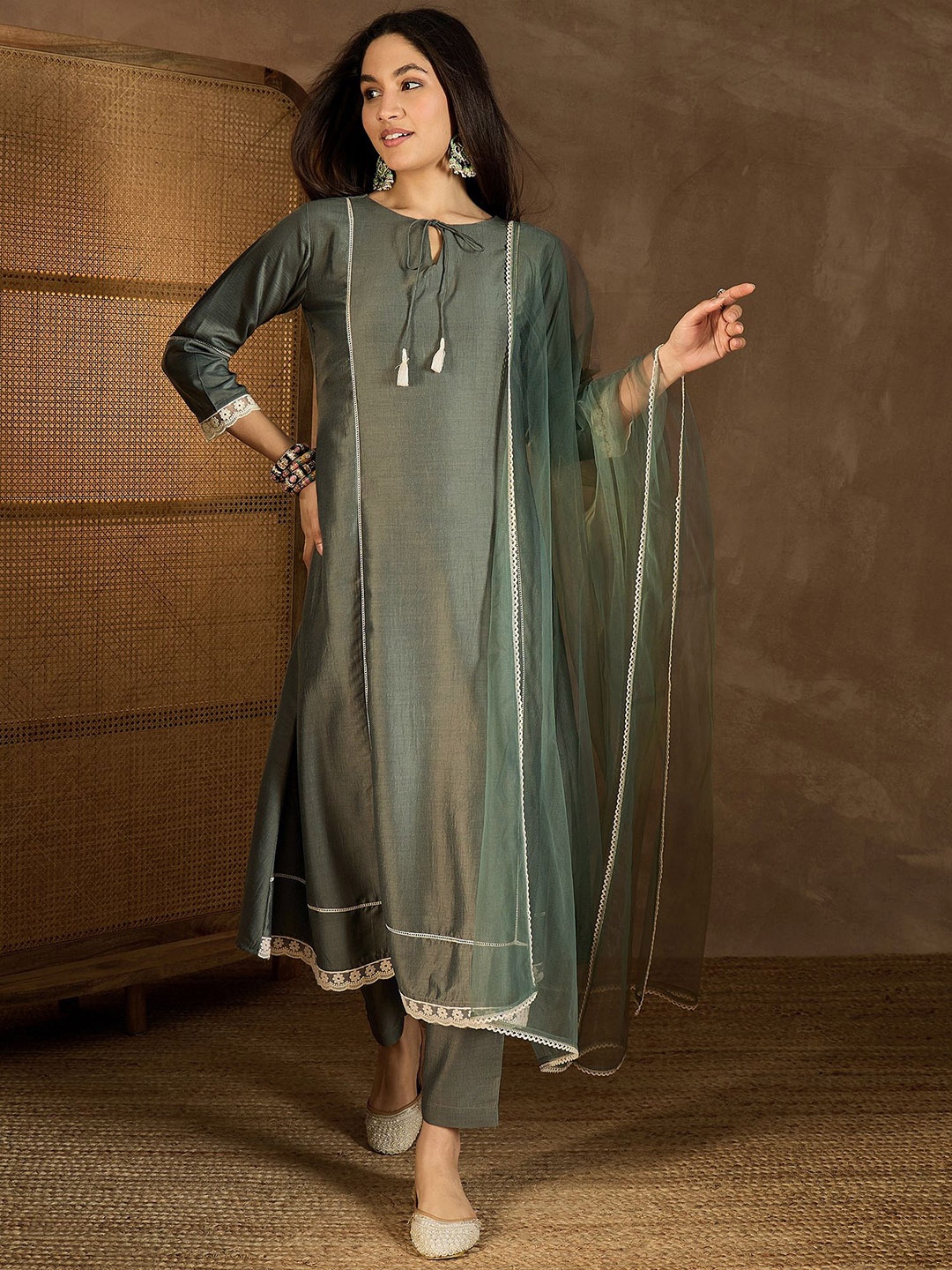 Inddus Women Floral Embroidered Panelled Thread Work Kurta with Trousers & With Dupatta, Green
Inddus Women Floral Embroidered Panelled Thread Work Kurta with Trousers & With Dupatta, Green