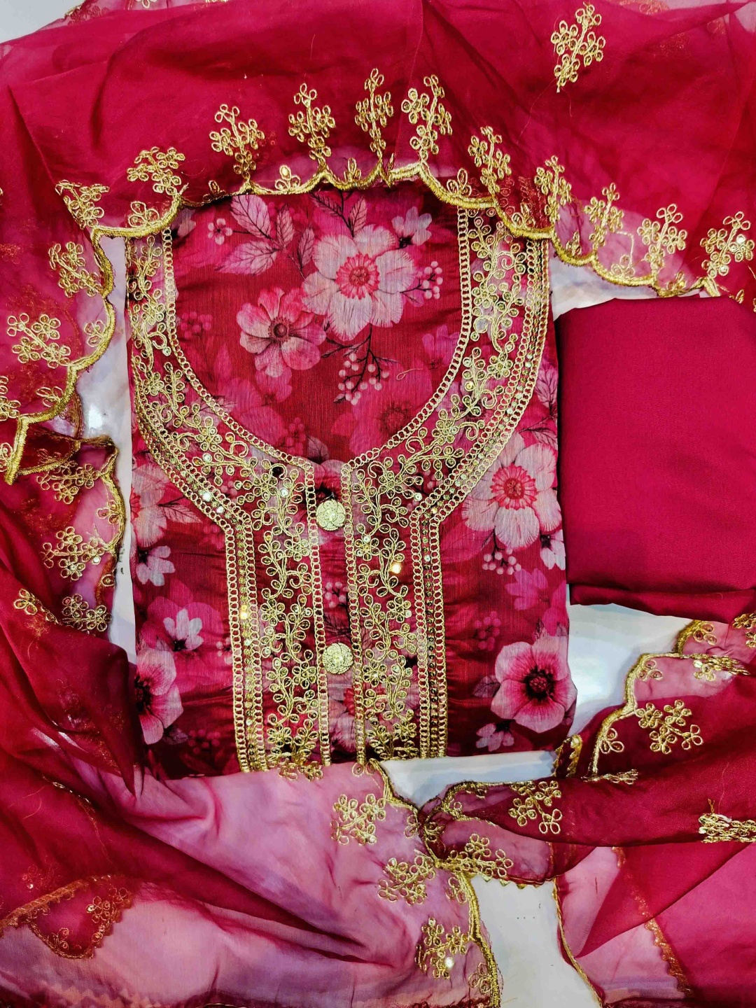 REET MAHAL Floral Embroidered Sequinned Chanderi Silk Unstitched Dress Material, Red
REET MAHAL Floral Embroidered Sequinned Chanderi Silk Unstitched Dress Material, Red