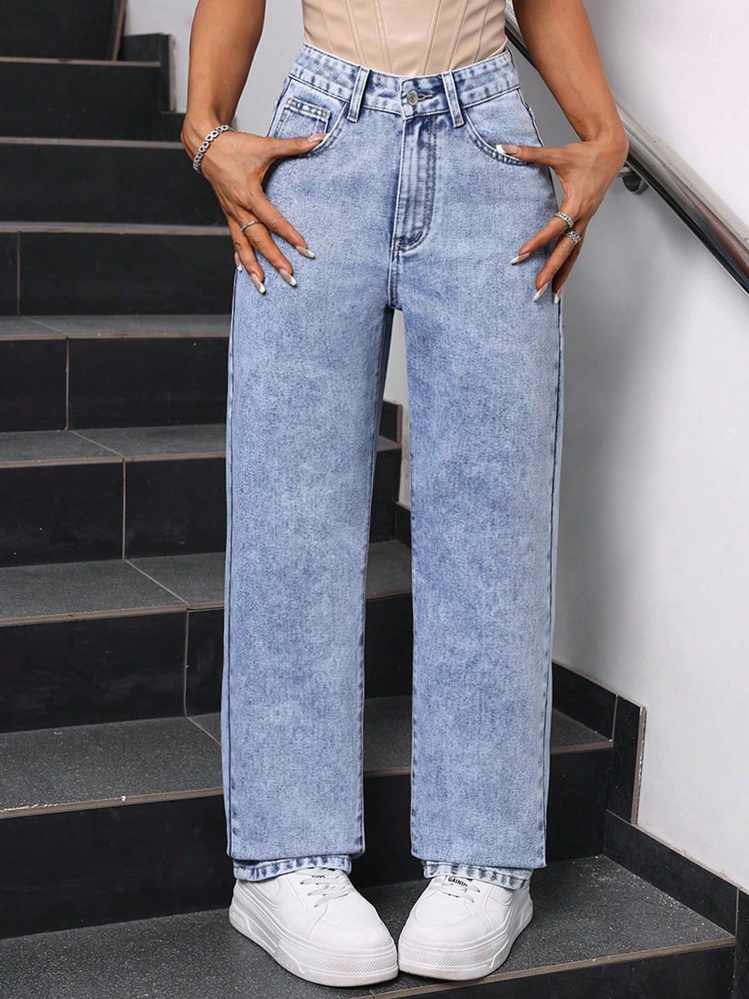 DressBerry Women Comfort Straight Fit High-Rise Light Fade Acid Wash Stretchable Jeans, Blue
DressBerry Women Comfort Straight Fit High-Rise Light Fade Acid Wash Stretchable Jeans, Blue