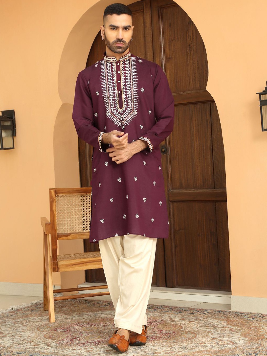 KRAFT INDIA LUXE Men Ethnic Motifs Embroidered Regular Thread Work Kurta with Salwar, Purple
KRAFT INDIA LUXE Men Ethnic Motifs Embroidered Regular Thread Work Kurta with Salwar, Purple