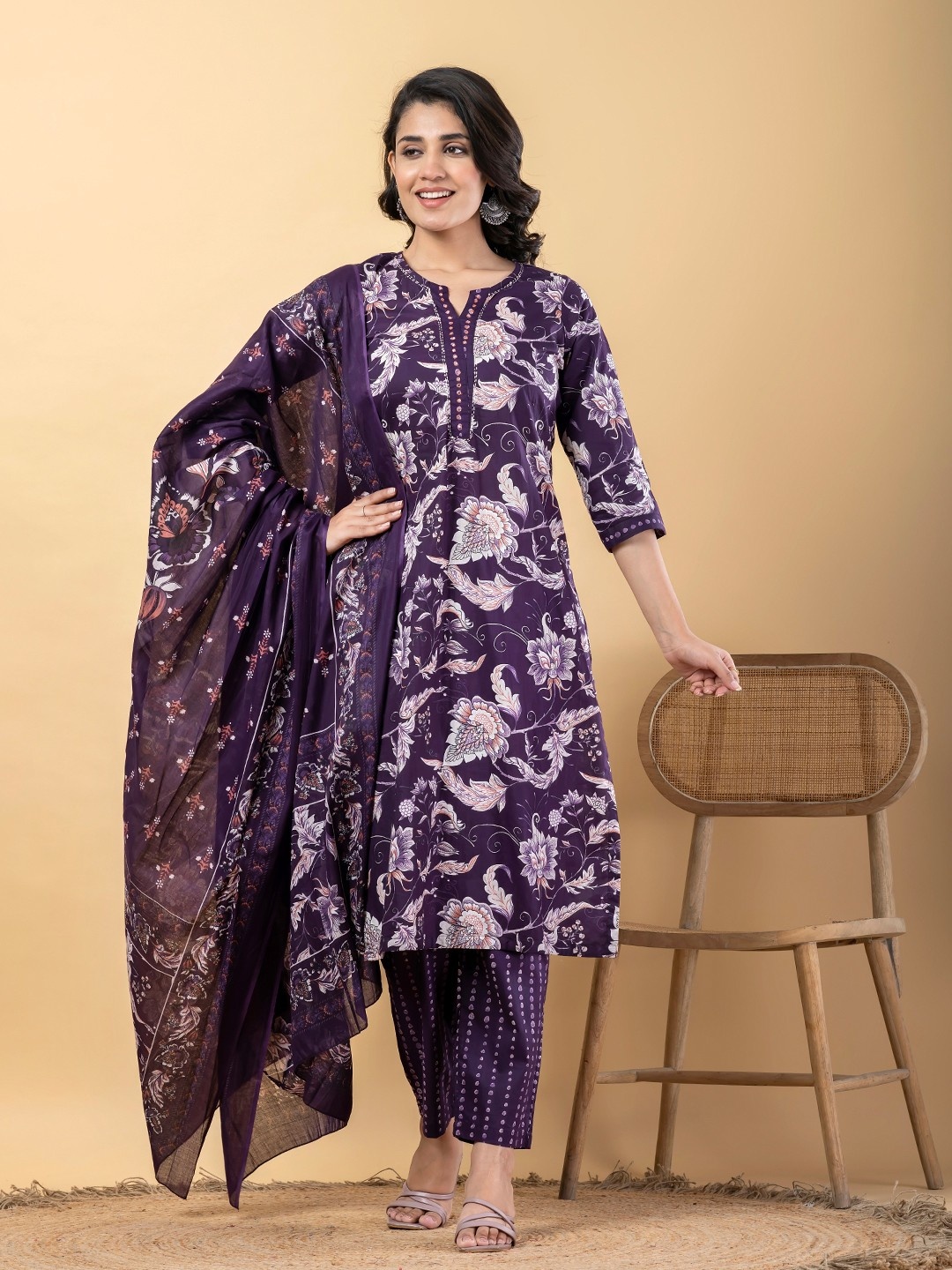 Readiprint Women Floral Printed Regular Thread Work Kurta with Trousers & With Dupatta, Purple
Readiprint Women Floral Printed Regular Thread Work Kurta with Trousers & With Dupatta, Purple